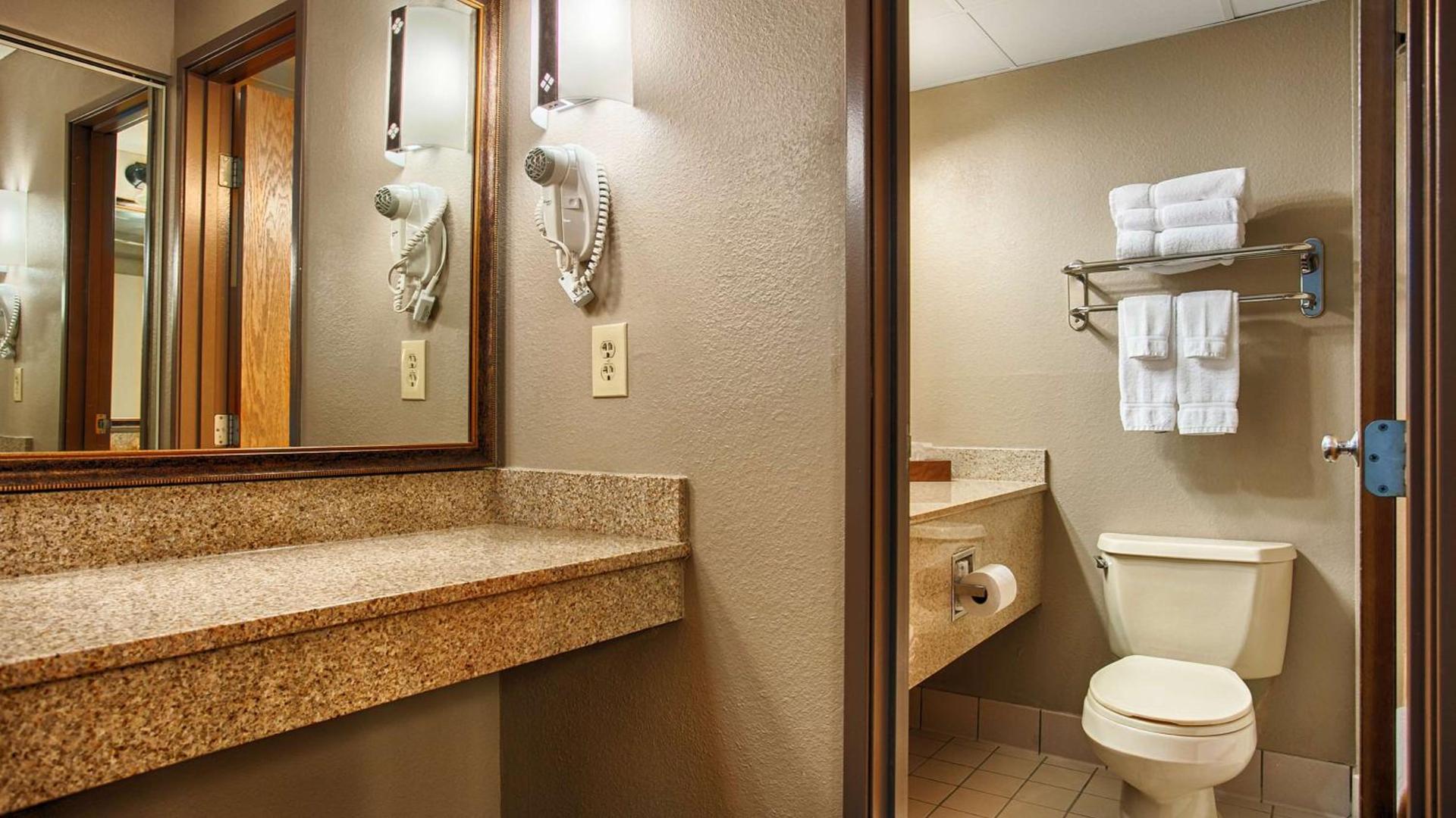 Best Western Plus Kelly Inn and Suites photo 47