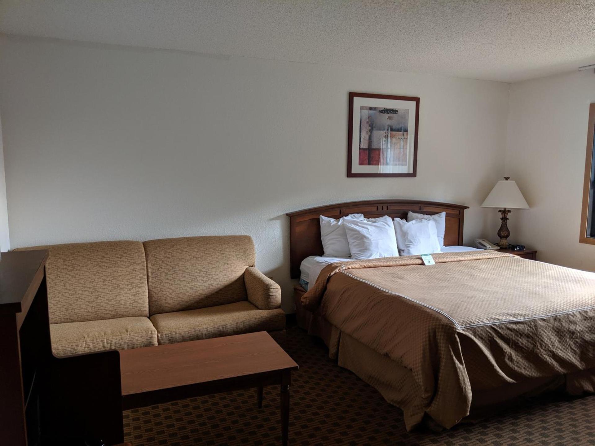 Boarders Inn and Suites by Cobblestone Hotels - Ripon photo 4