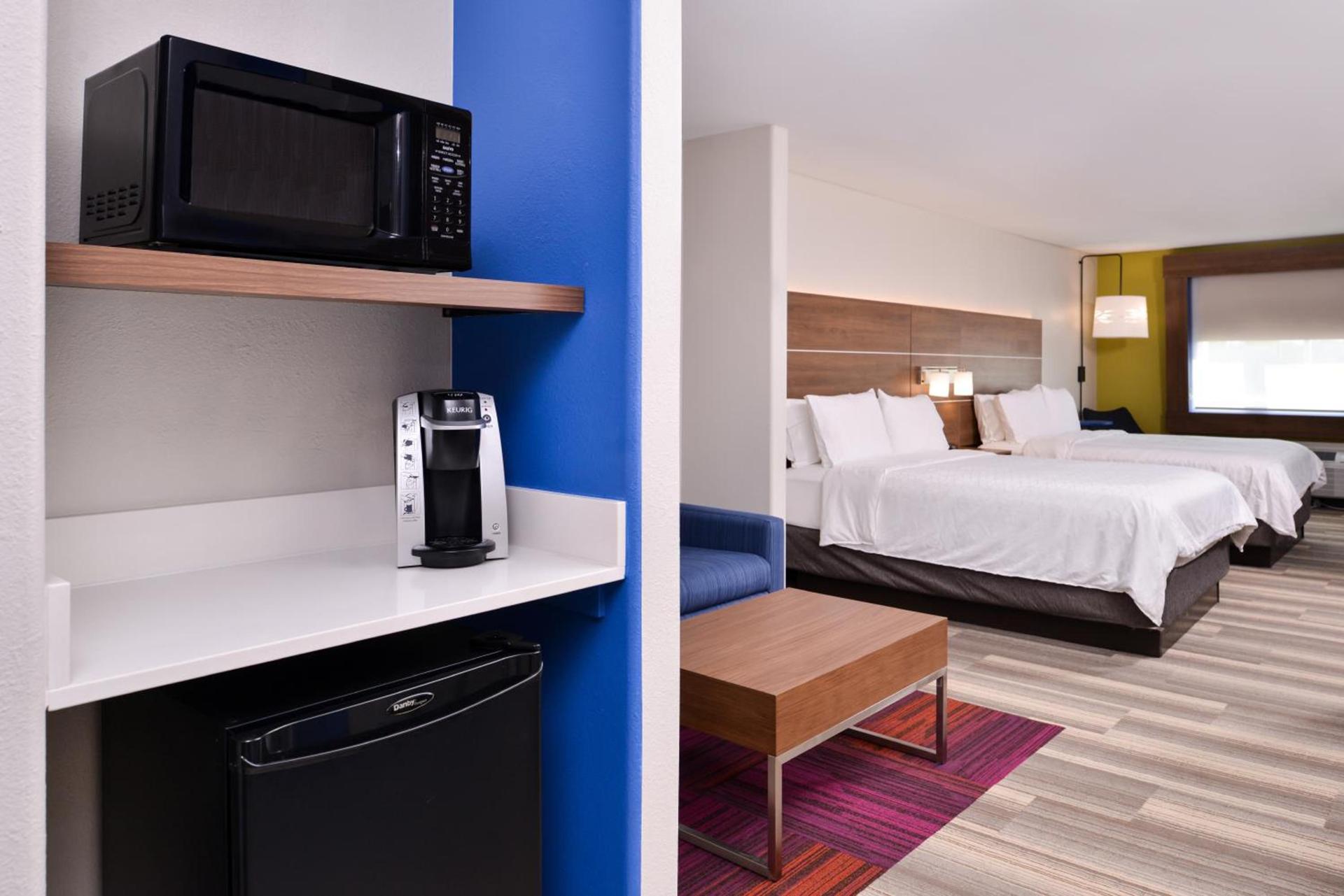 Holiday Inn Express Hotel & Suites Elgin by IHG photo 3