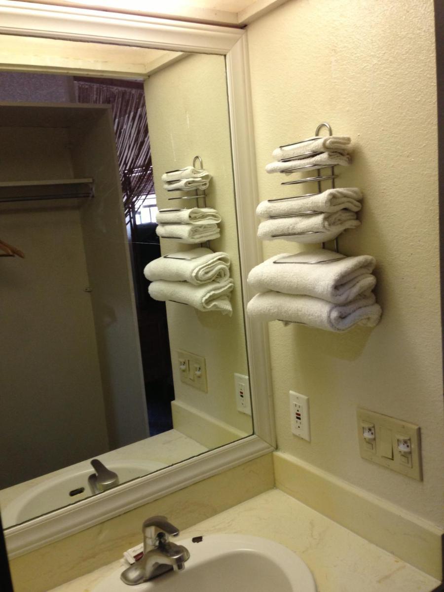 Travel Time Motel photo 12