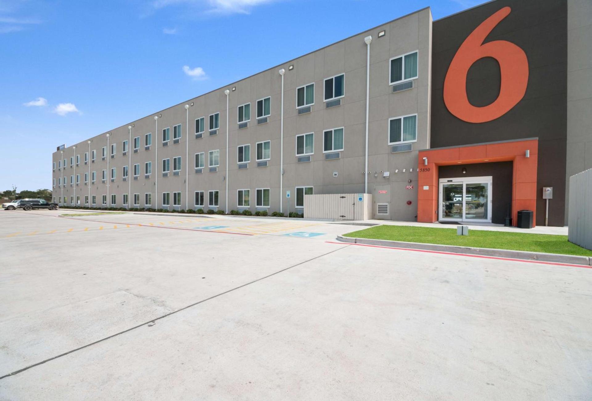 Motel 6-Corpus Christi, TX photo 26