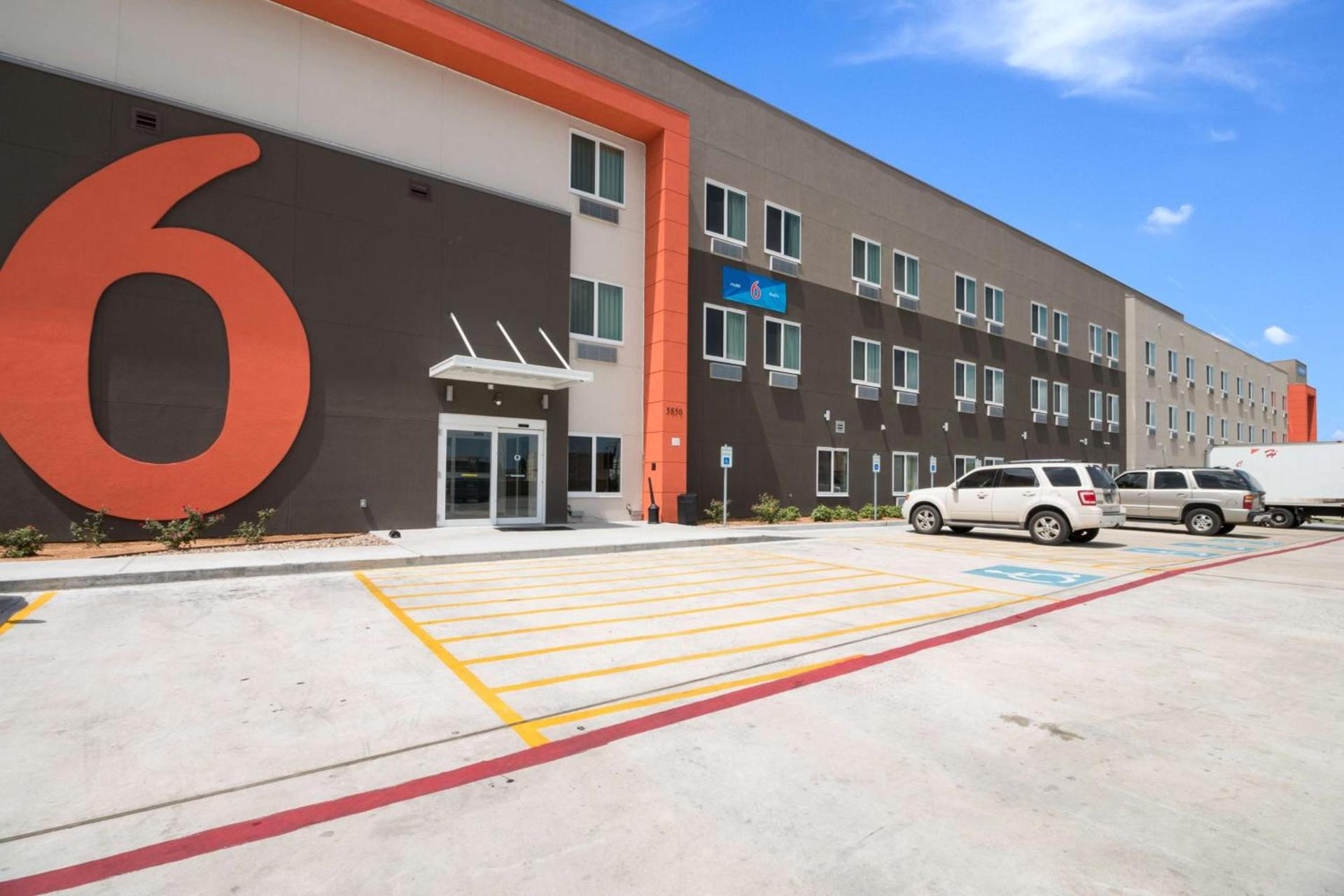 Motel 6-Corpus Christi, TX photo 42