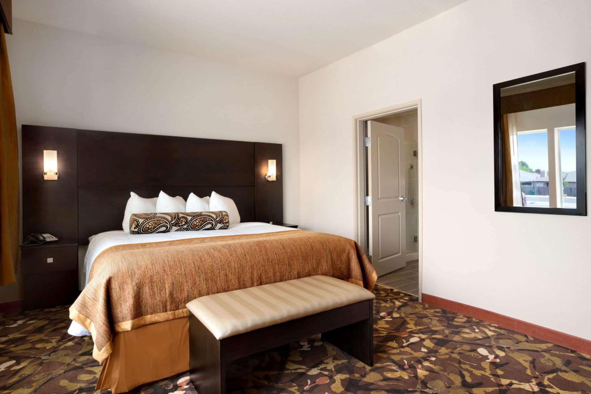 Baymont by Wyndham Hobbs photo 32
