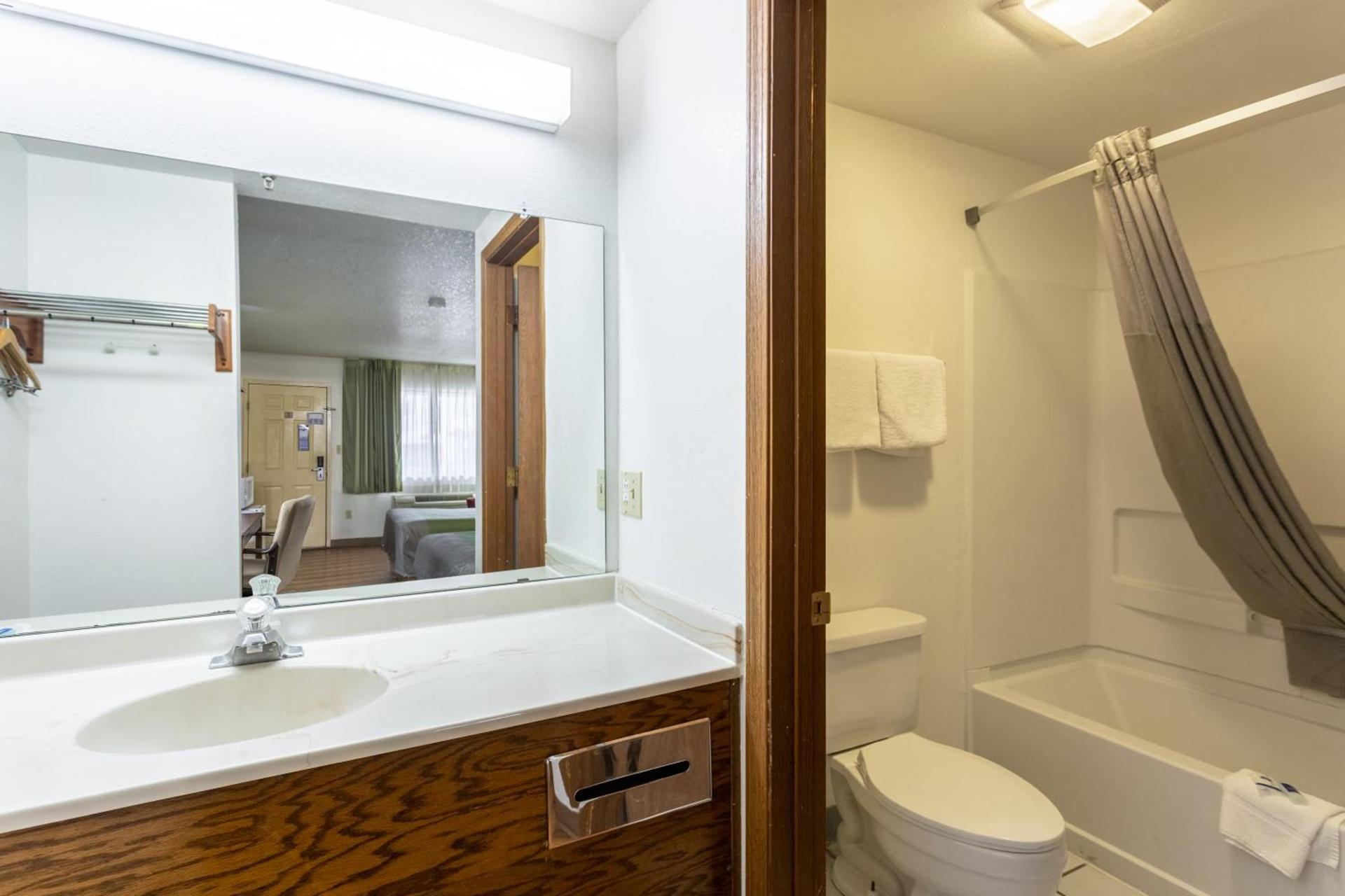 Rodeway Inn Santa Rosa photo 6