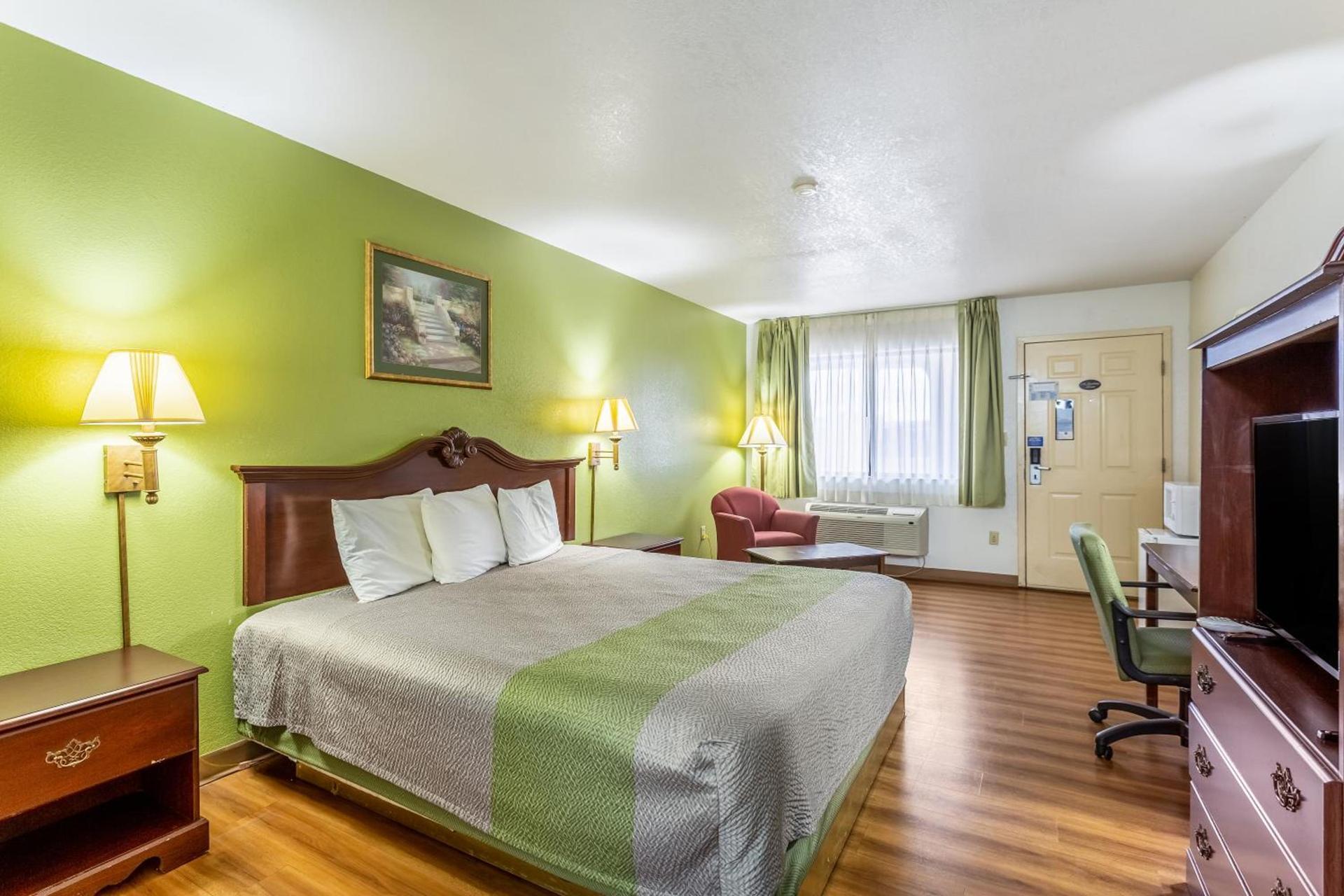 Rodeway Inn Santa Rosa photo 8
