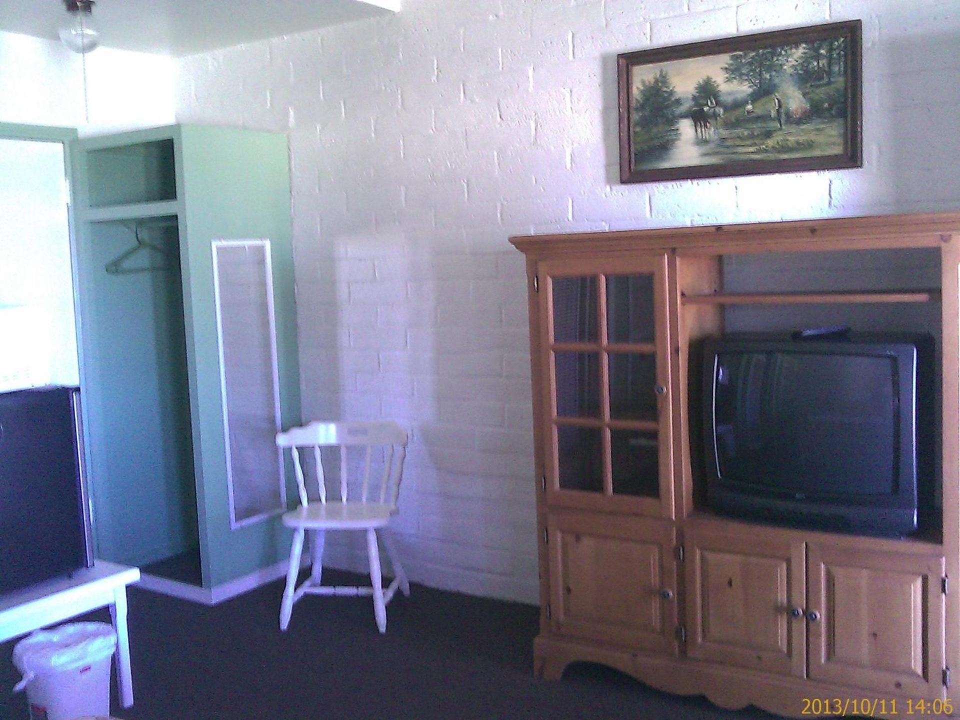 Ranch Motel photo 44