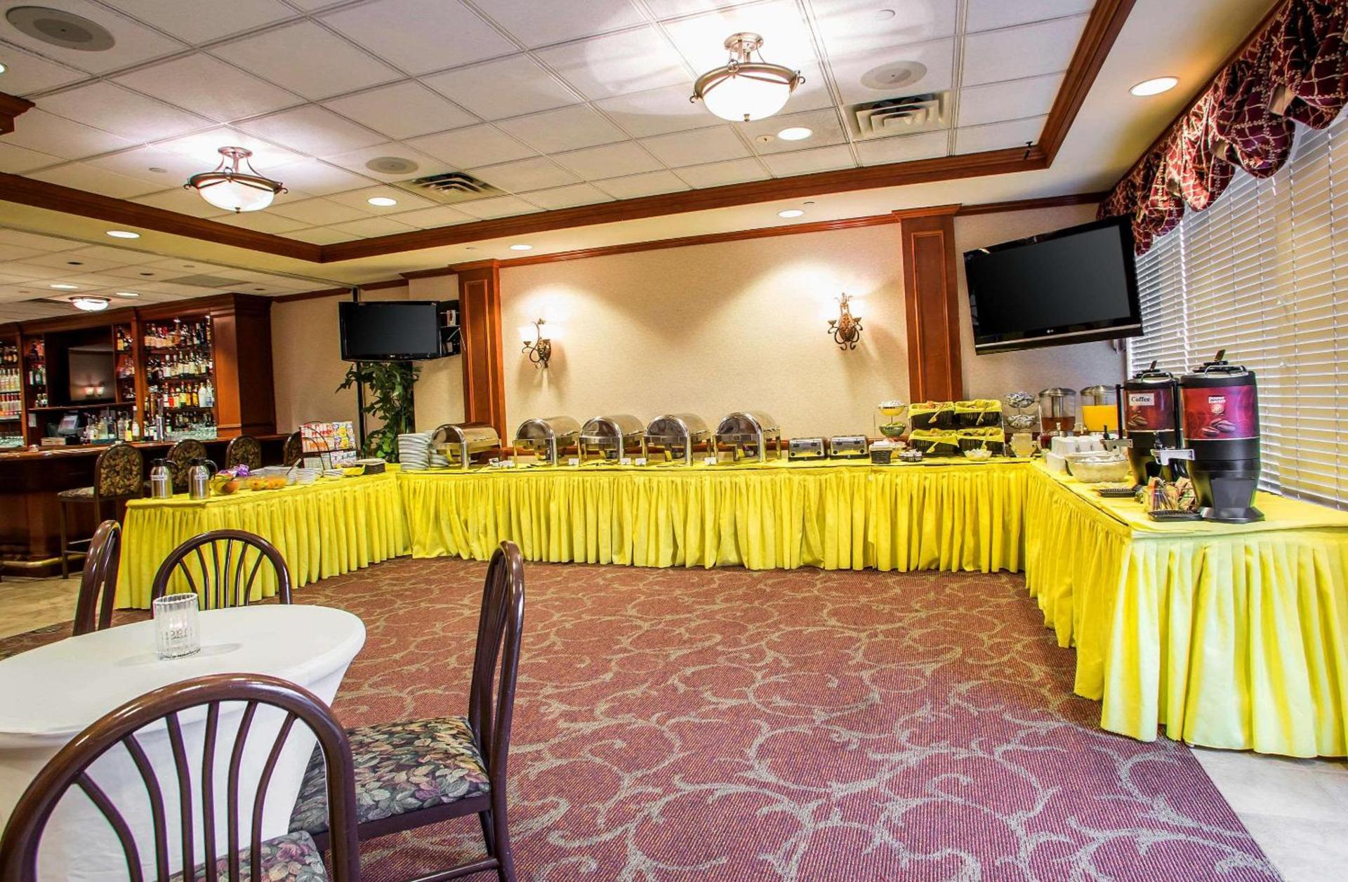 Clarion Hotel & Conference Center Toms River photo 44