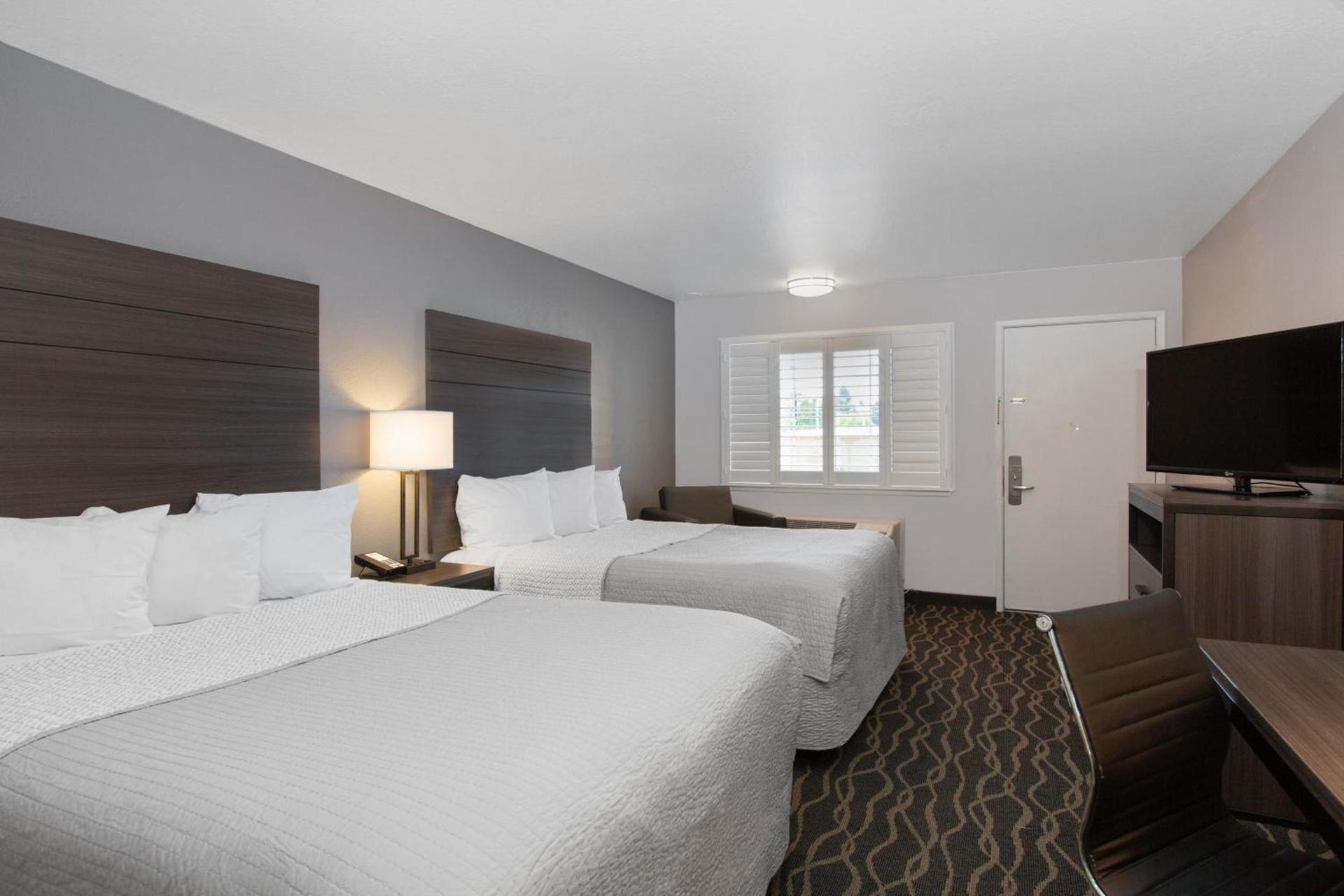 Days Inn by Wyndham Ukiah photo 27