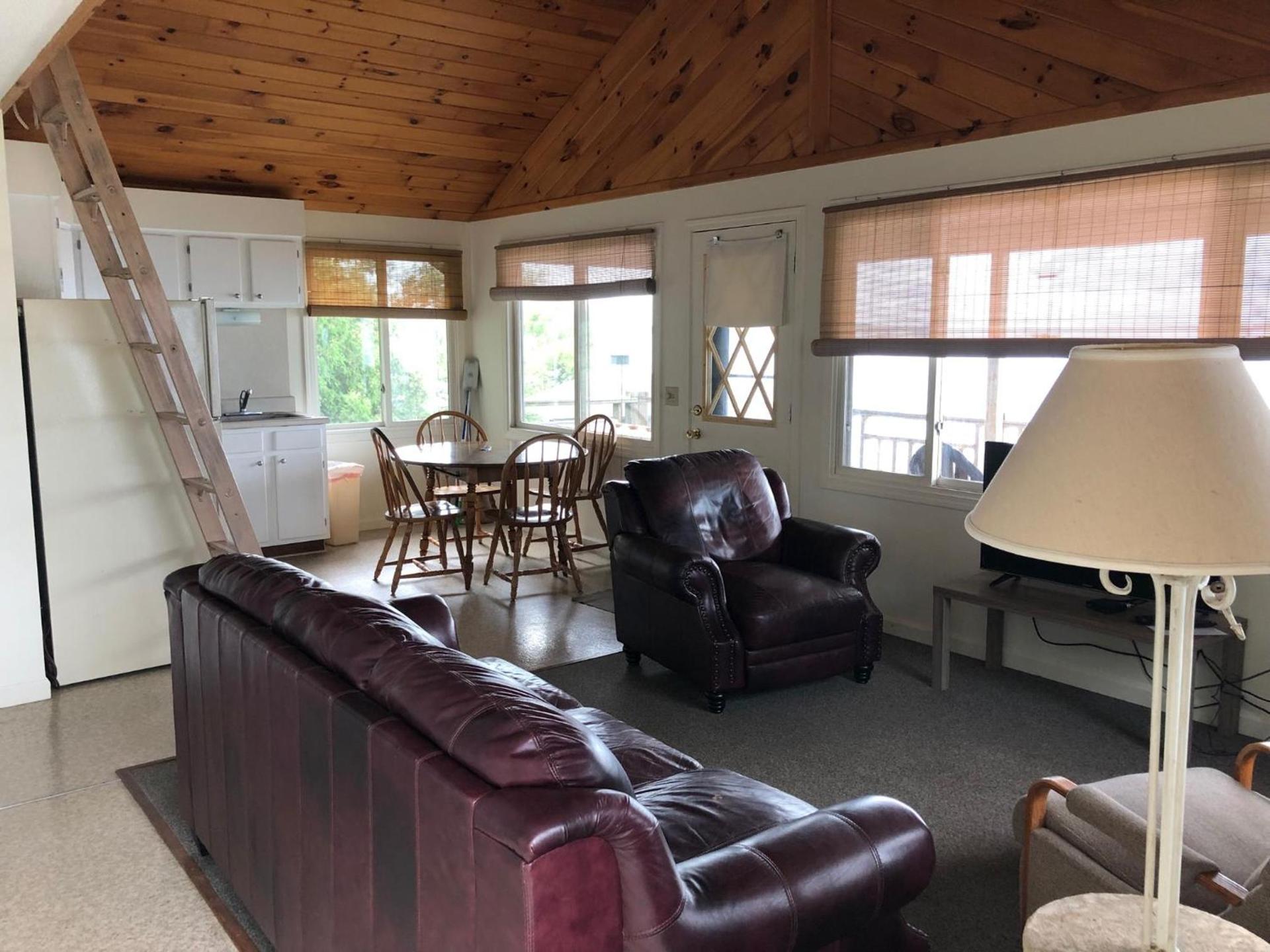 West Winds Motel & Cottages photo 63