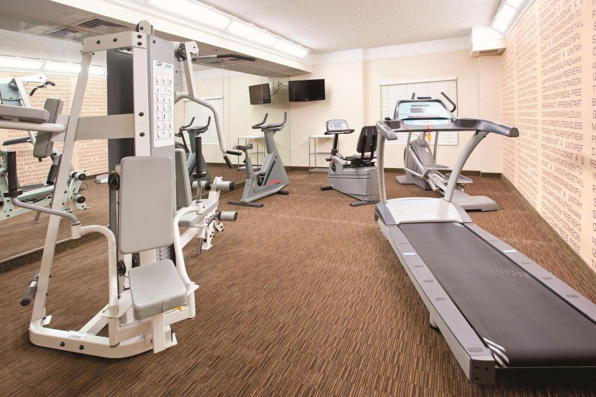 La Quinta Inn & Suites by Wyndham Colorado Springs South AP photo 19