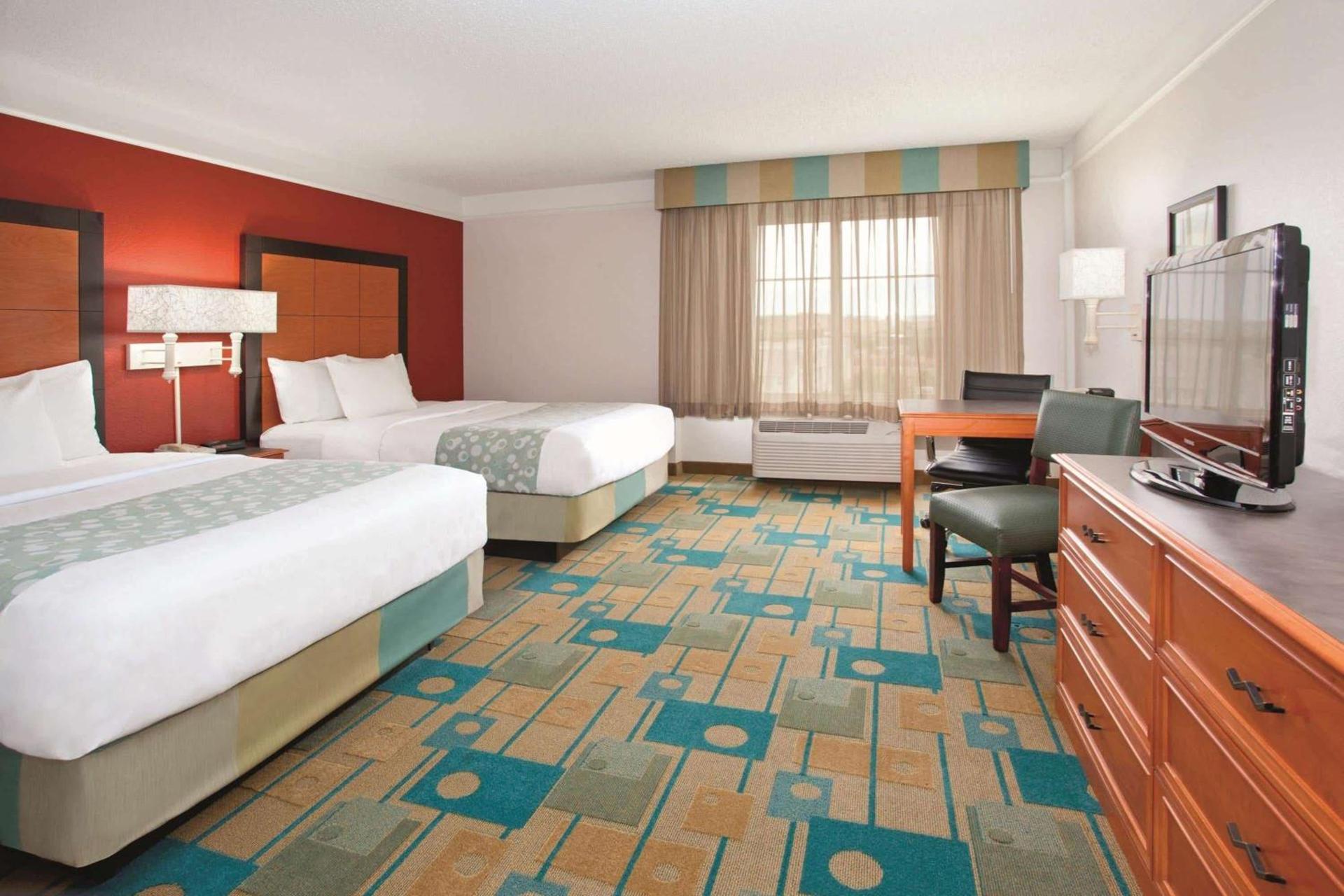 La Quinta Inn & Suites by Wyndham Colorado Springs South AP photo 22