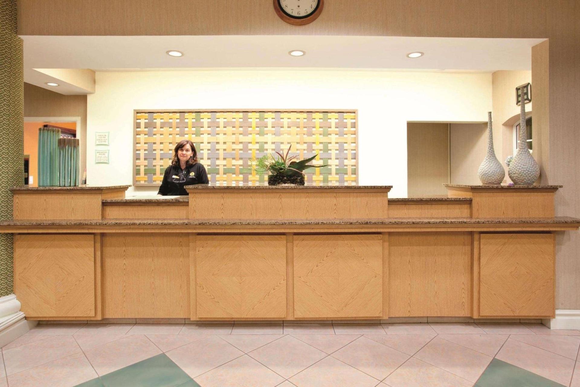 La Quinta Inn & Suites by Wyndham Colorado Springs South AP photo 13