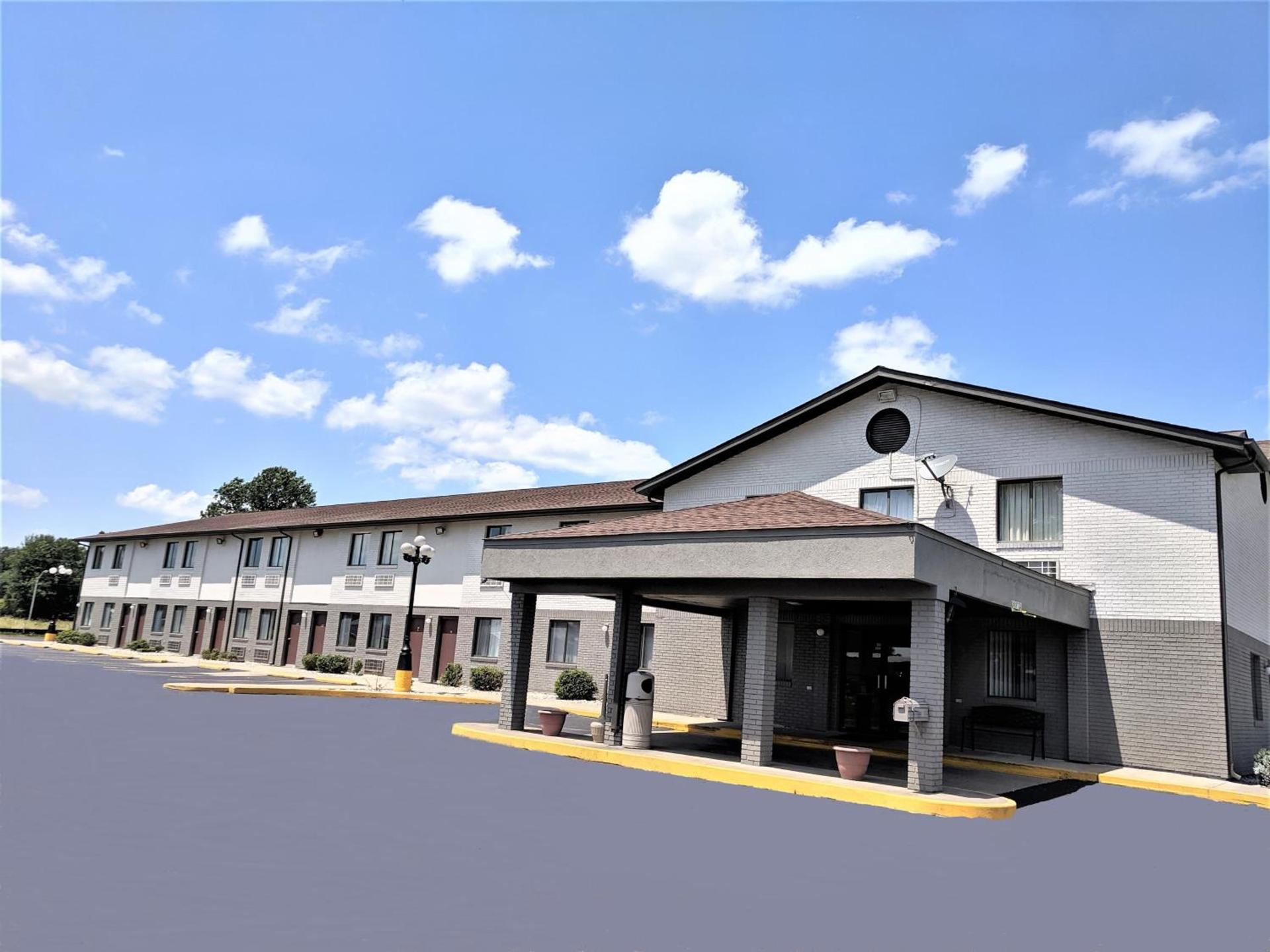 Americas Best Value Inn West Frankfort photo 1