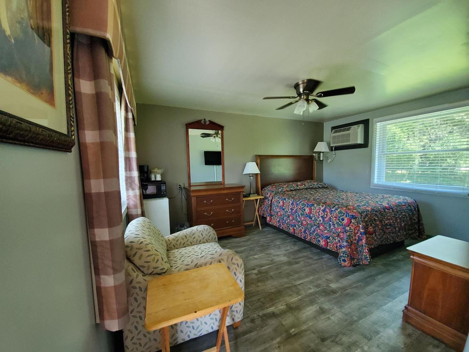 High Springs Country Inn photo 29