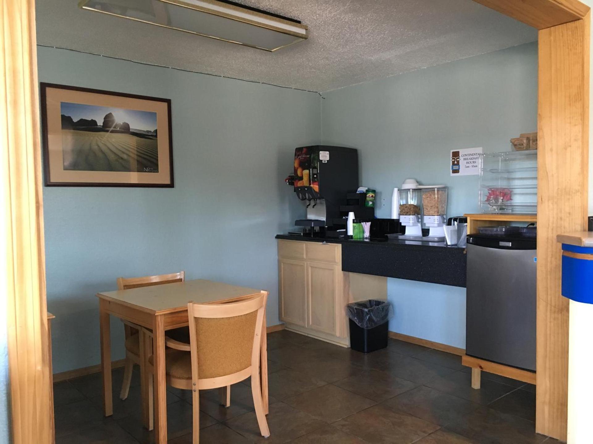 Pine Tree inn photo 24