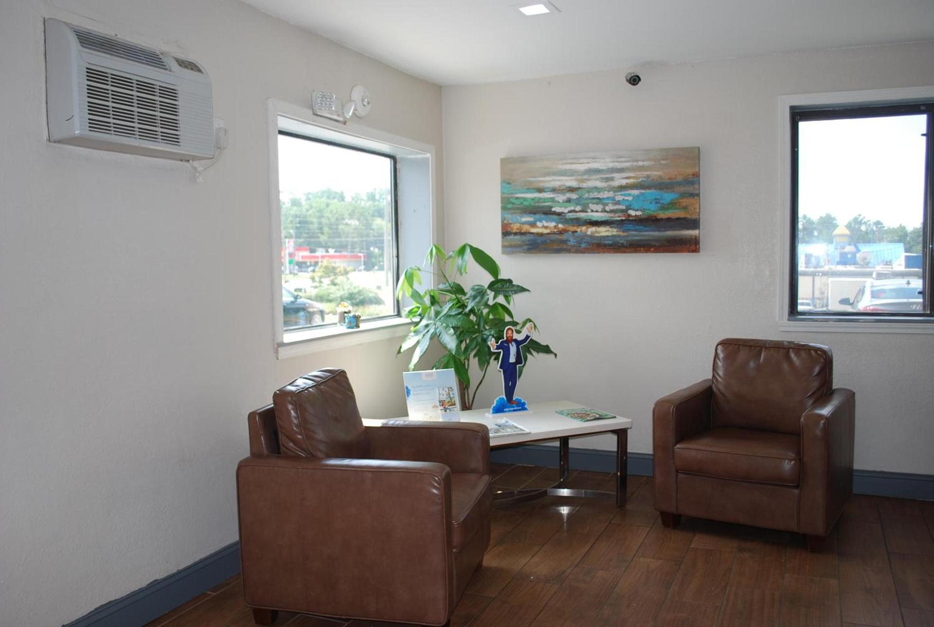 Super 8 by Wyndham Warner Robins photo 6