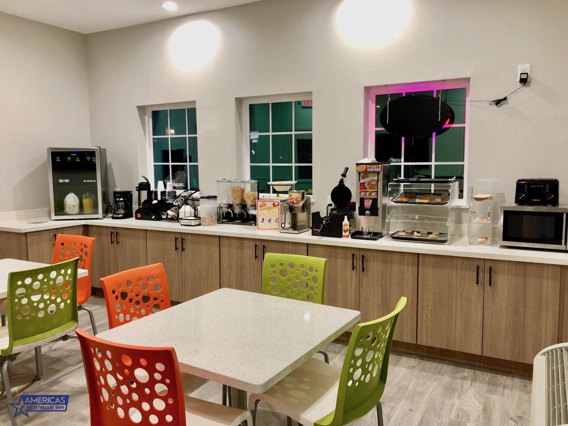 Americas Best Value Inn Houston Willowbrook photo 3