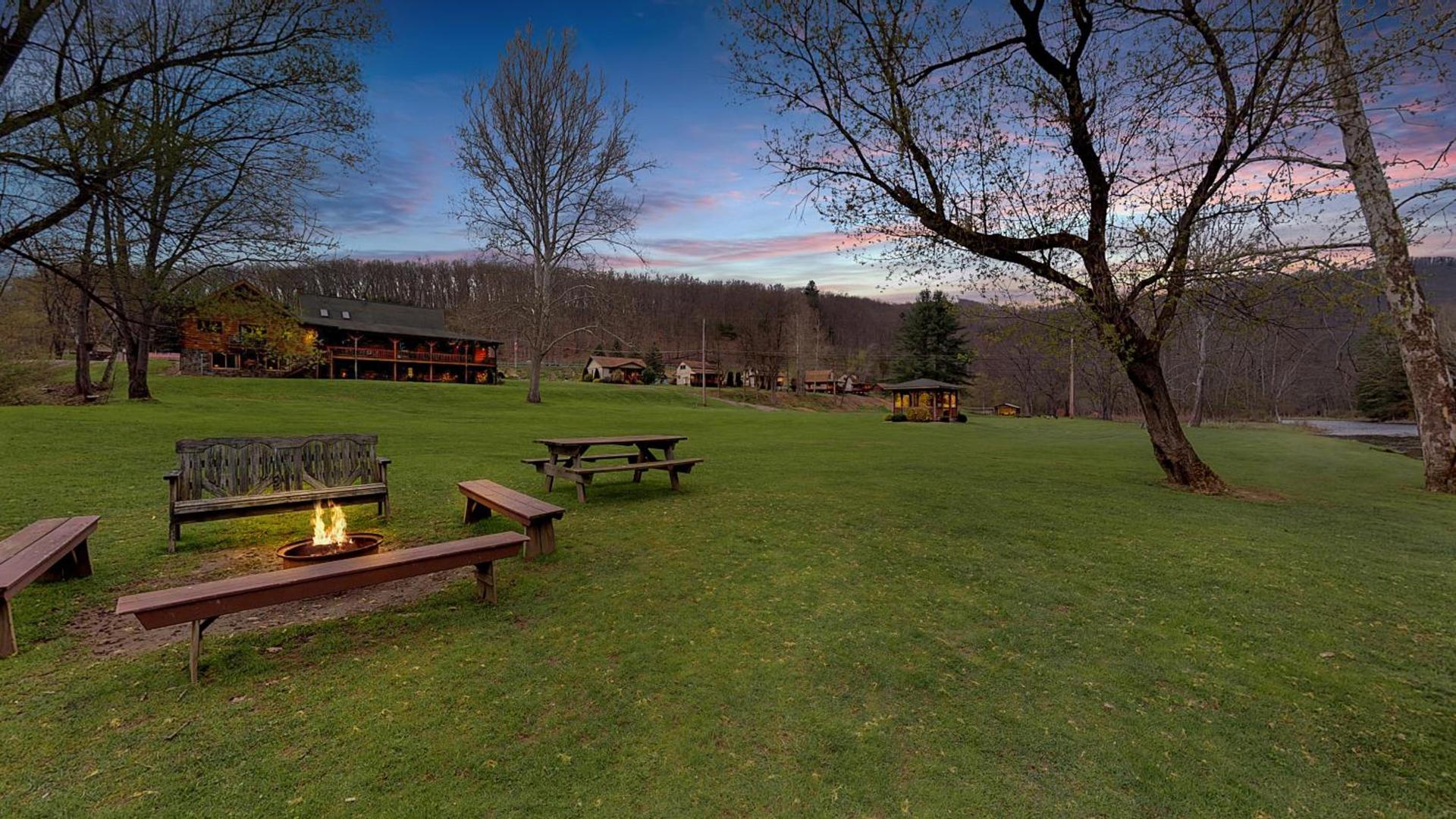 Rough Cut Lodge photo 15