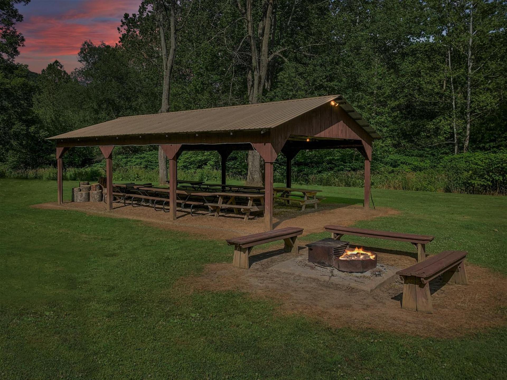 Rough Cut Lodge photo 10