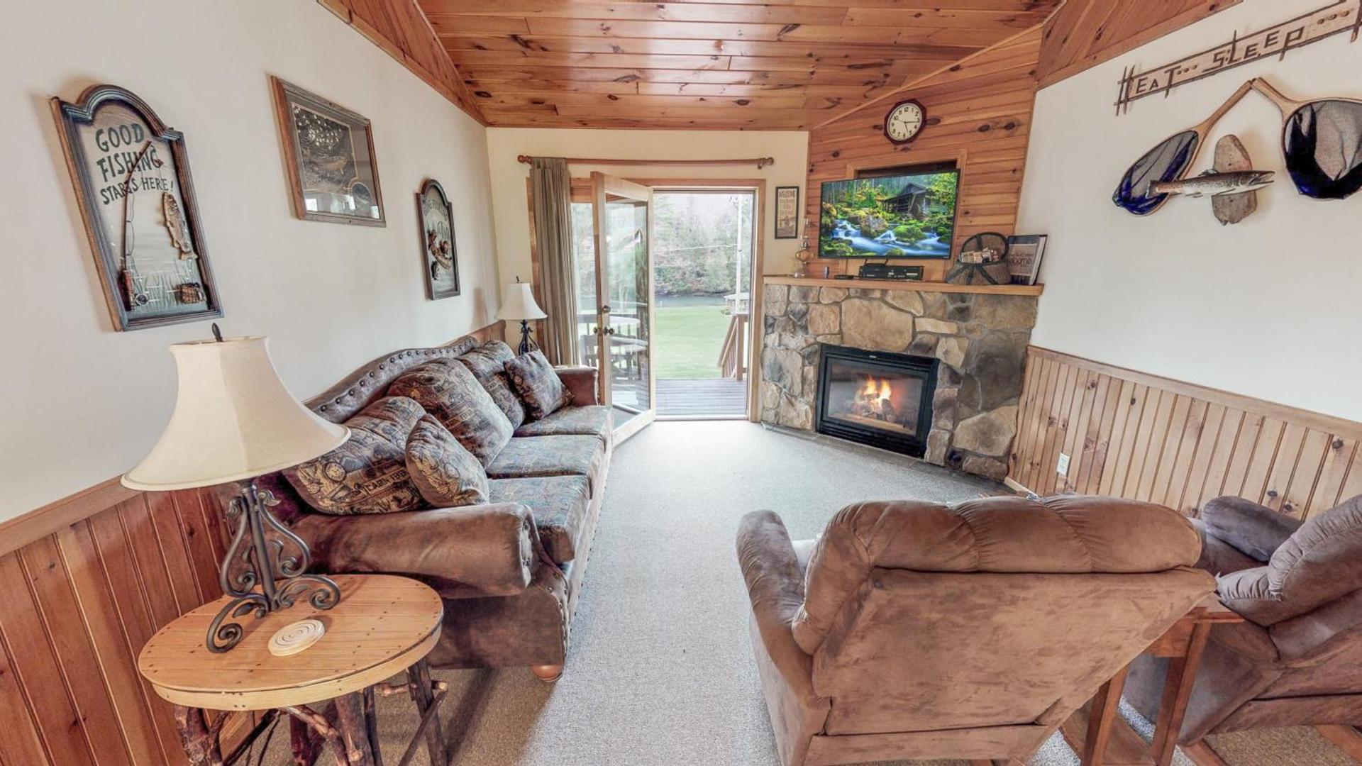 Rough Cut Lodge photo 31