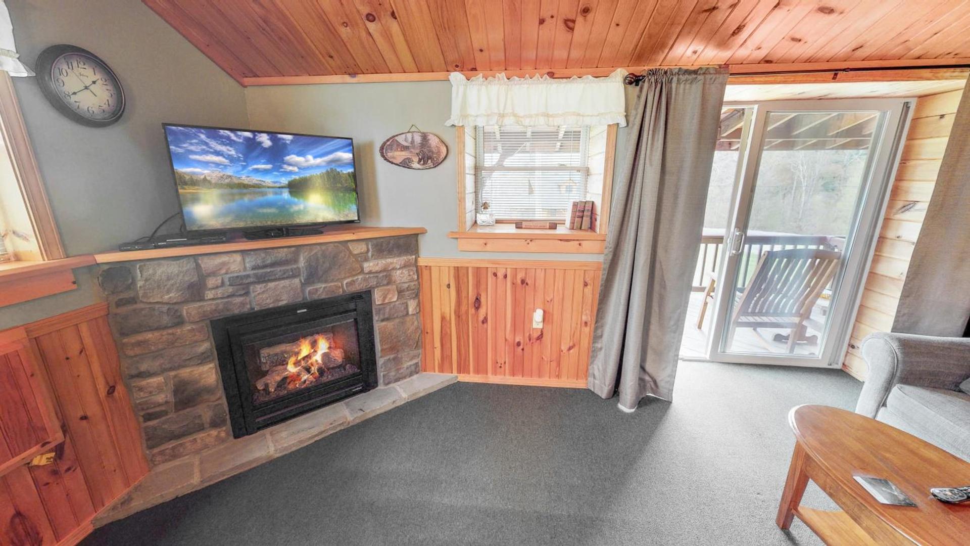 Rough Cut Lodge photo 17