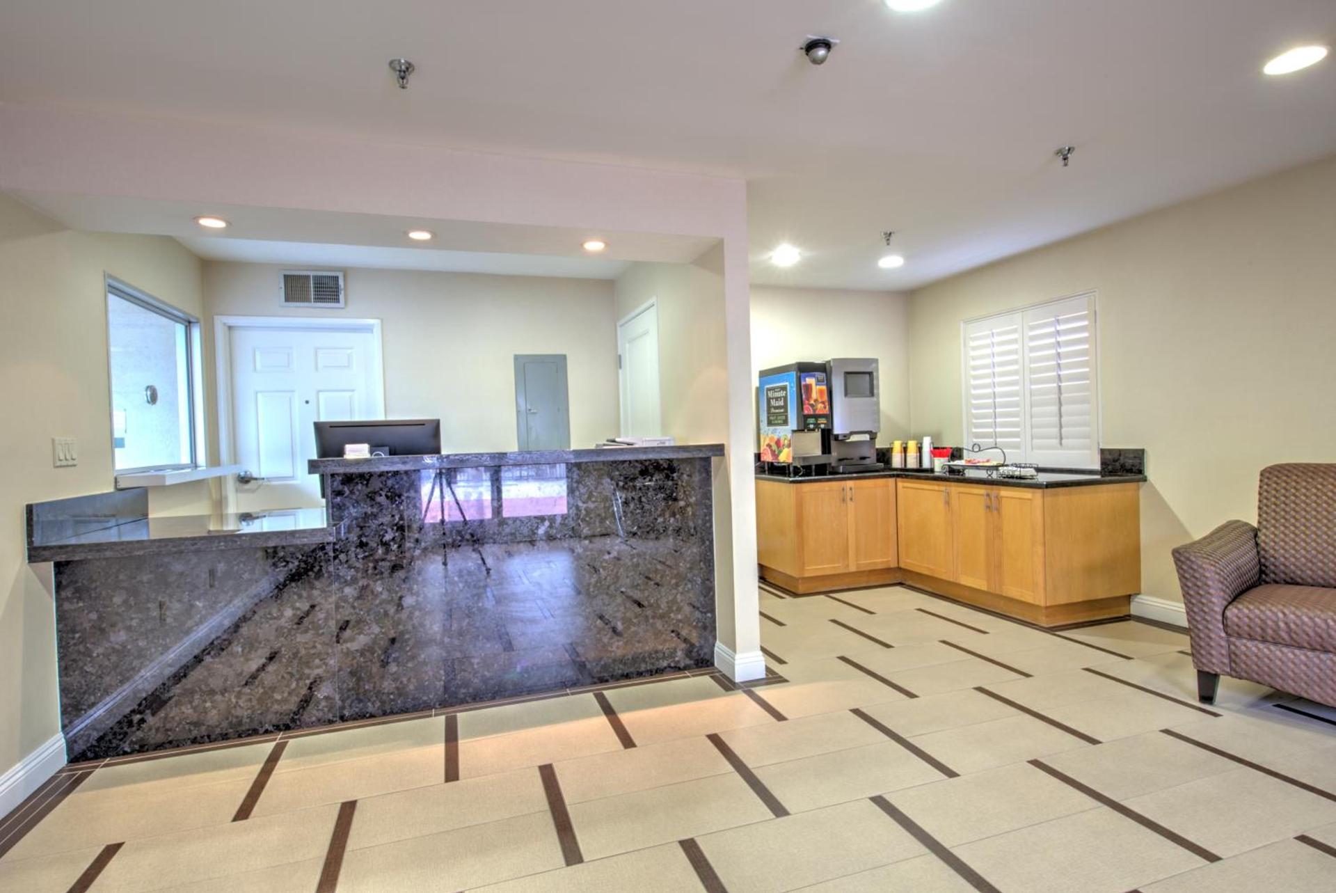 Burbank Inn and Suites photo 20