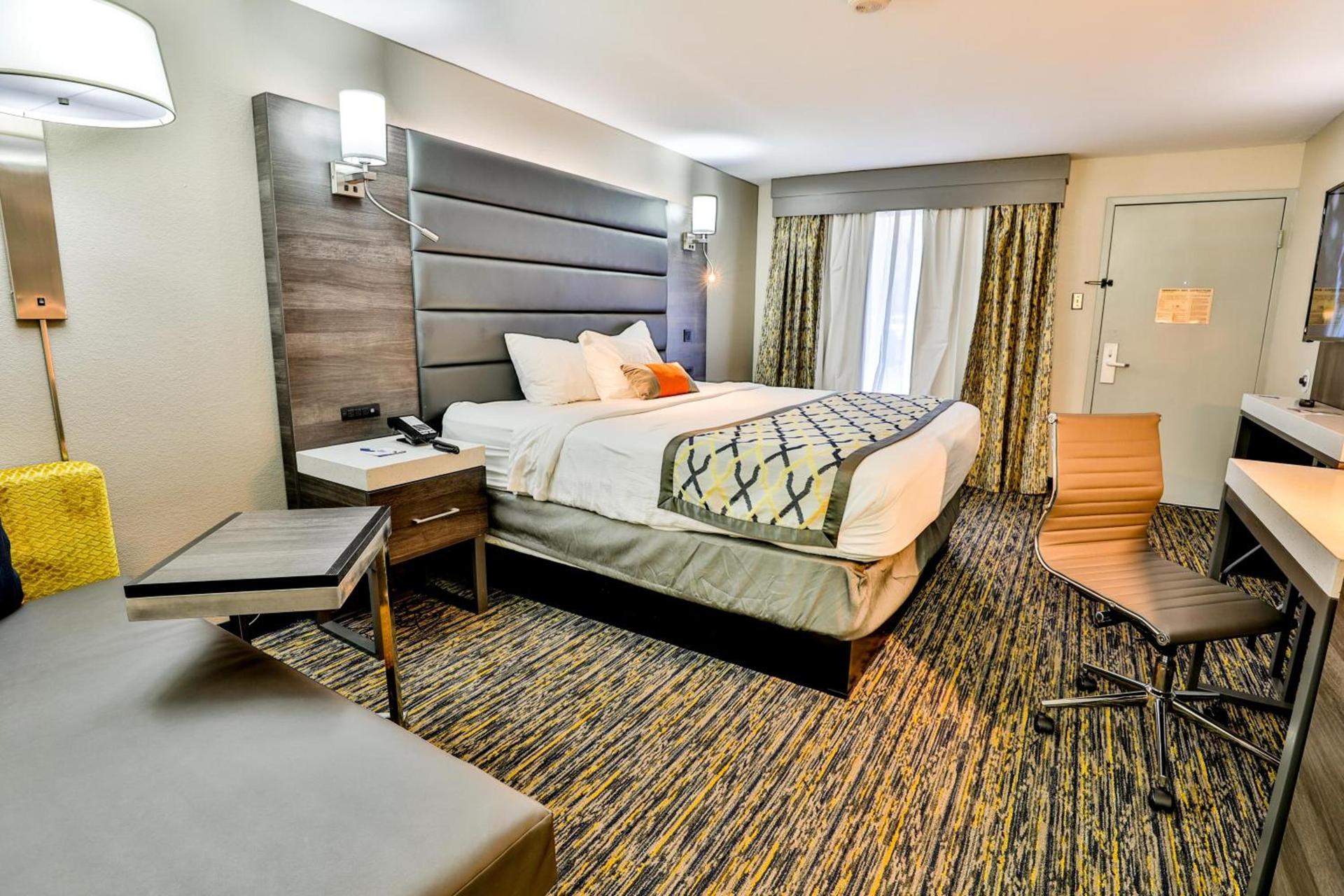 Baymont by Wyndham Murfreesboro photo 65