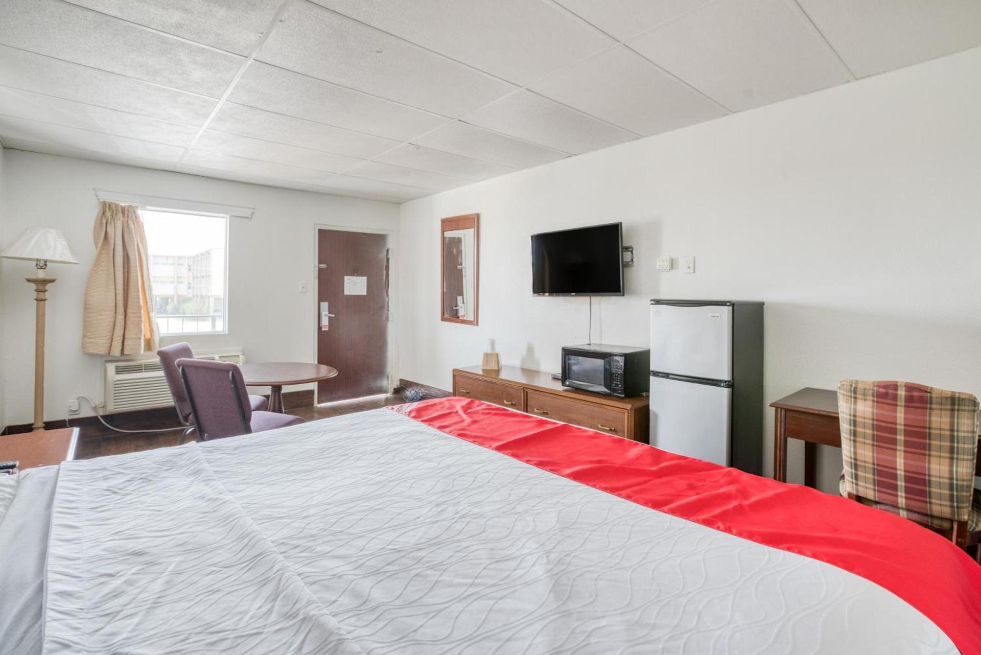 OYO Hotel San Antonio Lackland Air Force Base West photo 27