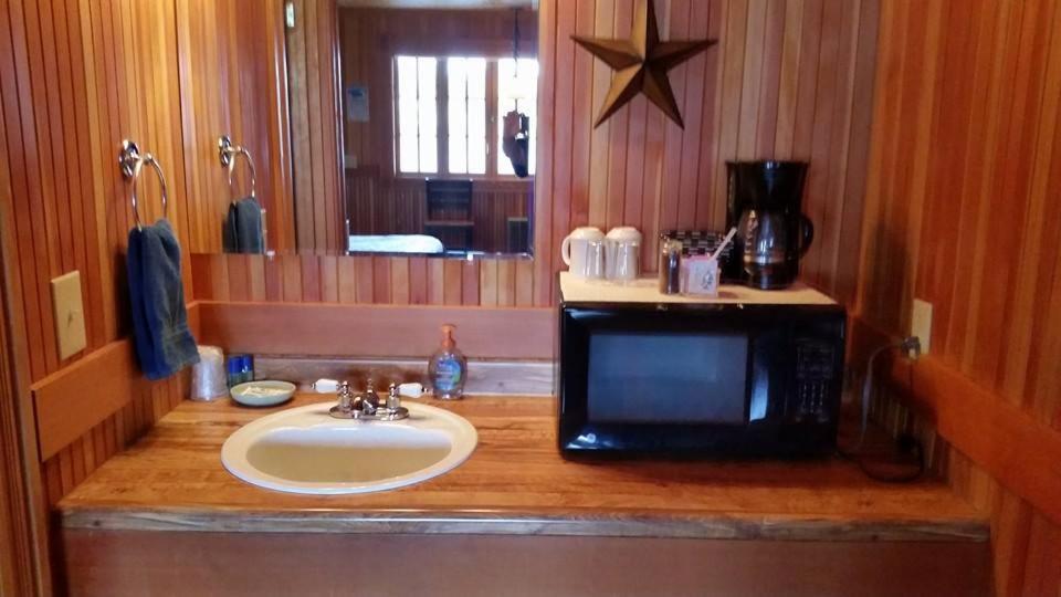 Whistling Winds Motel photo 48