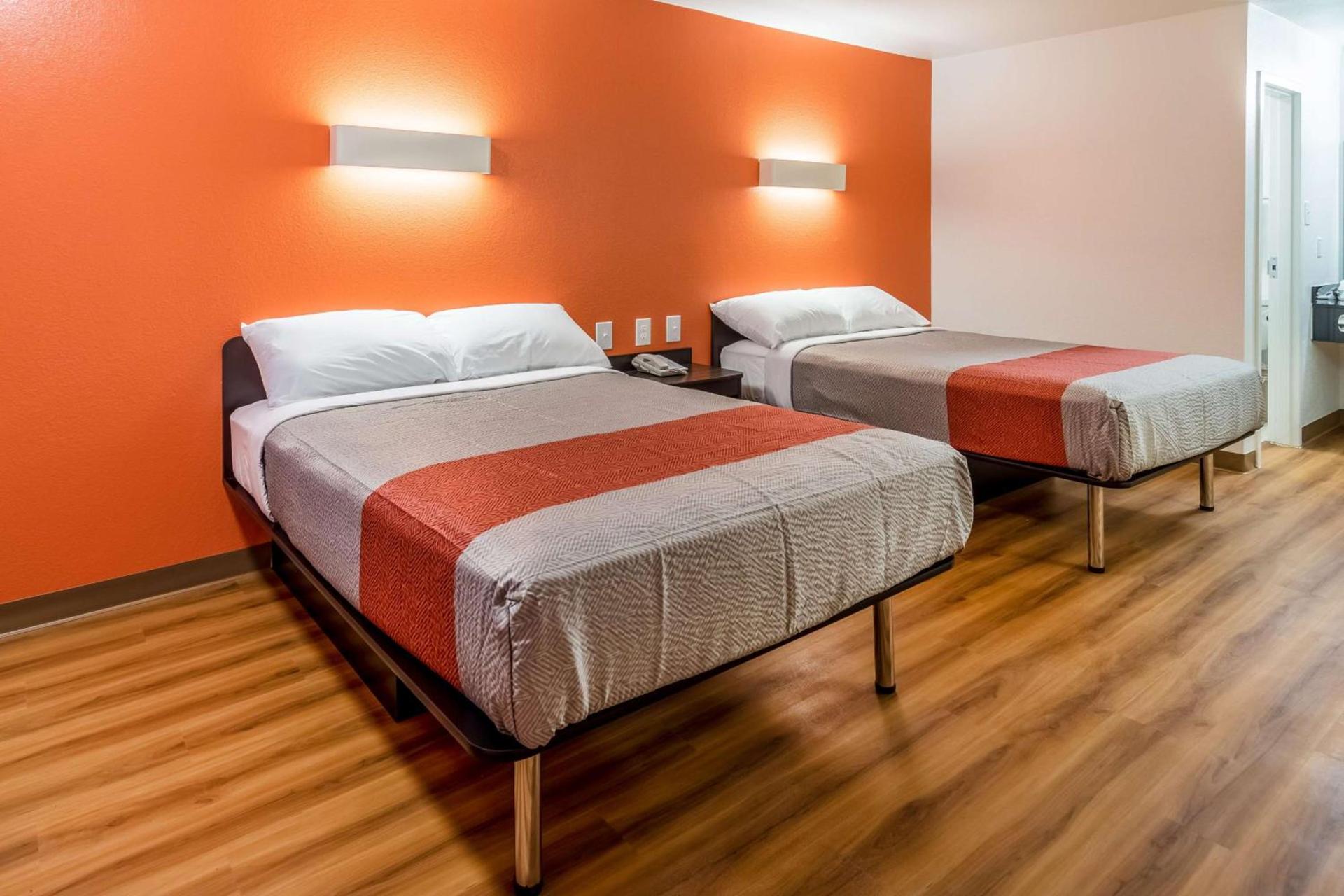 Motel 6-Arlington, TX - UTA photo 28