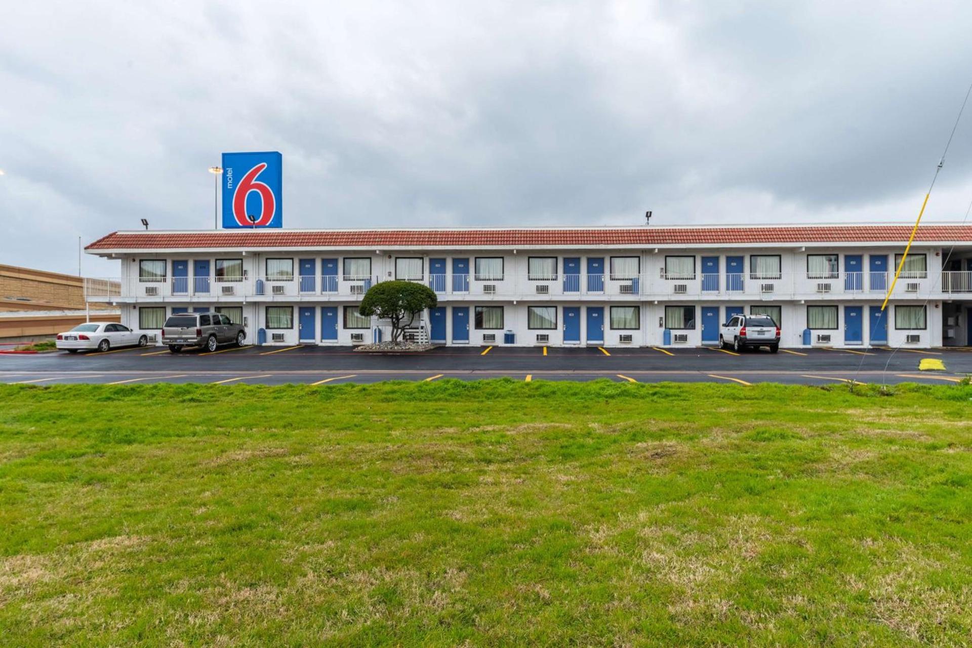 Motel 6-North Richland Hills, TX photo 7