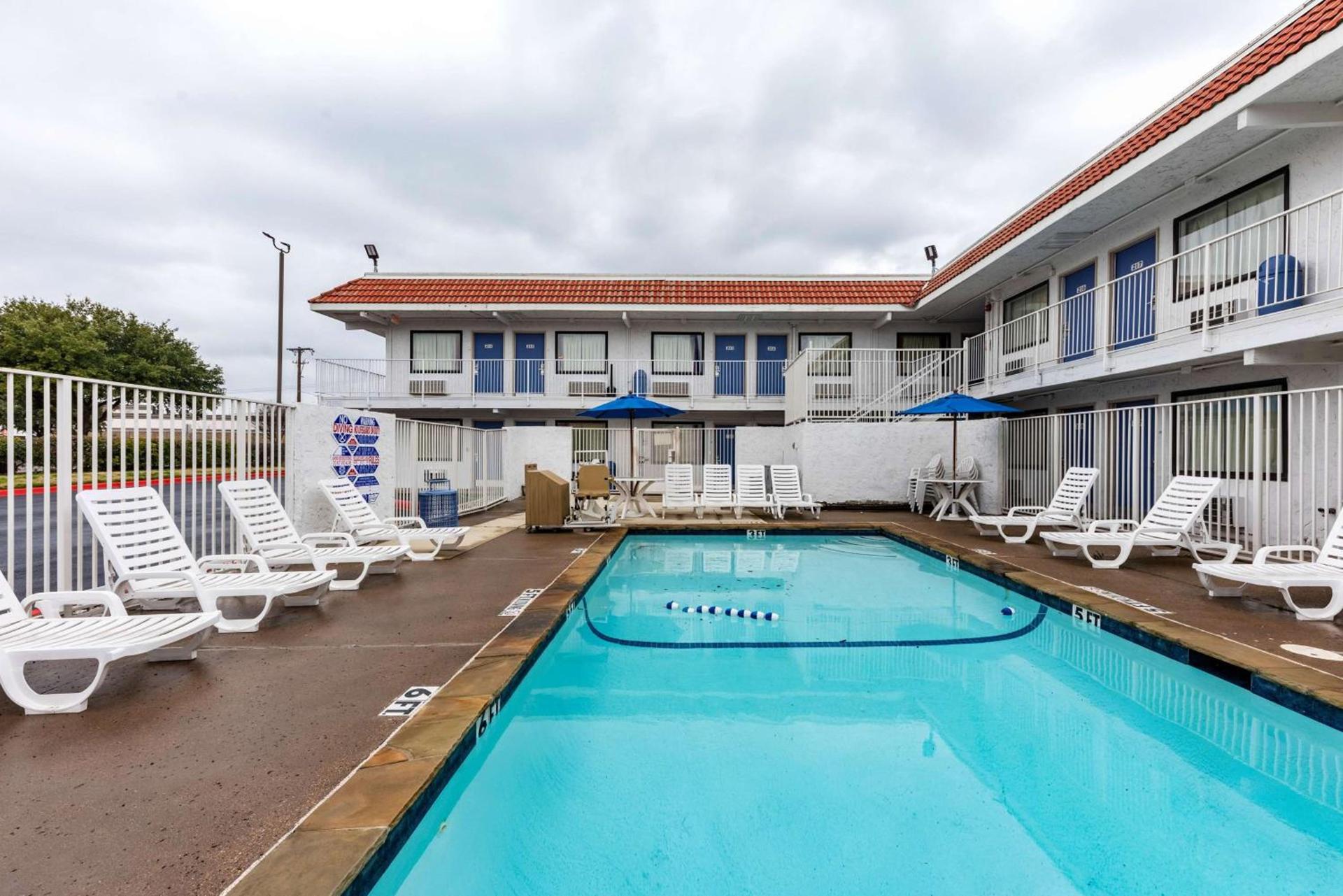 Motel 6-North Richland Hills, TX photo 10