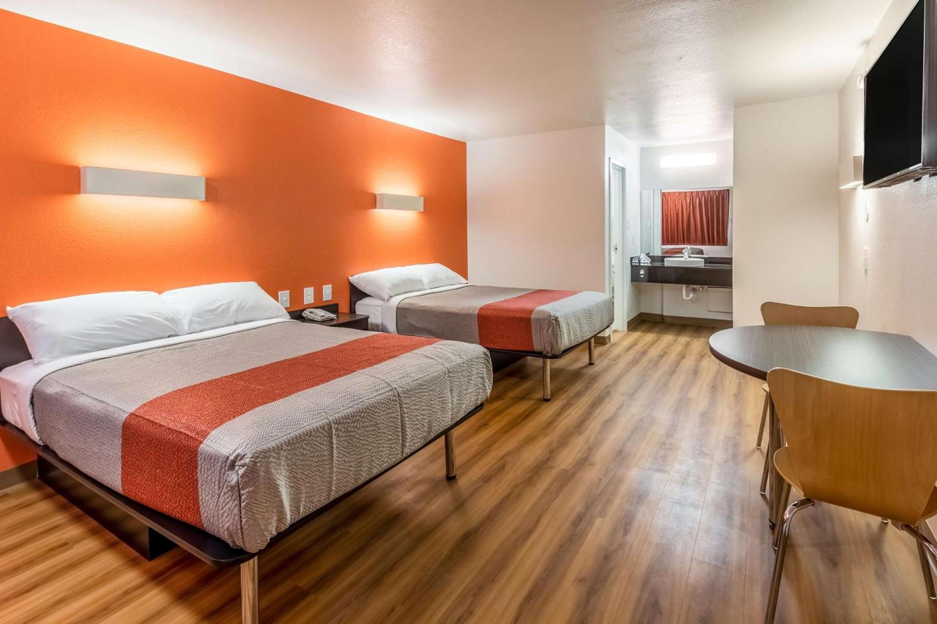 Motel 6-Arlington, TX - UTA photo 41