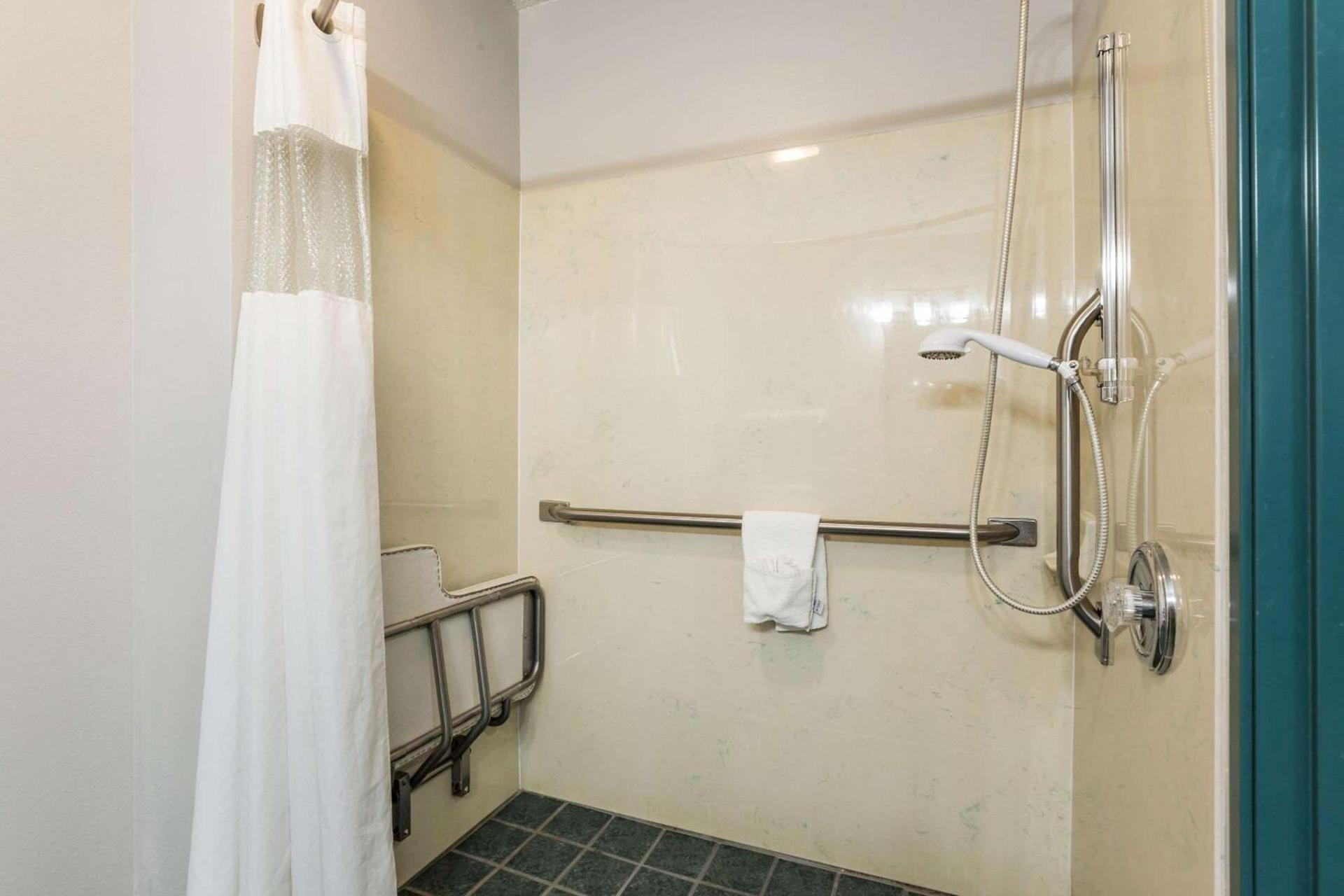 Quality Inn Clare photo 24