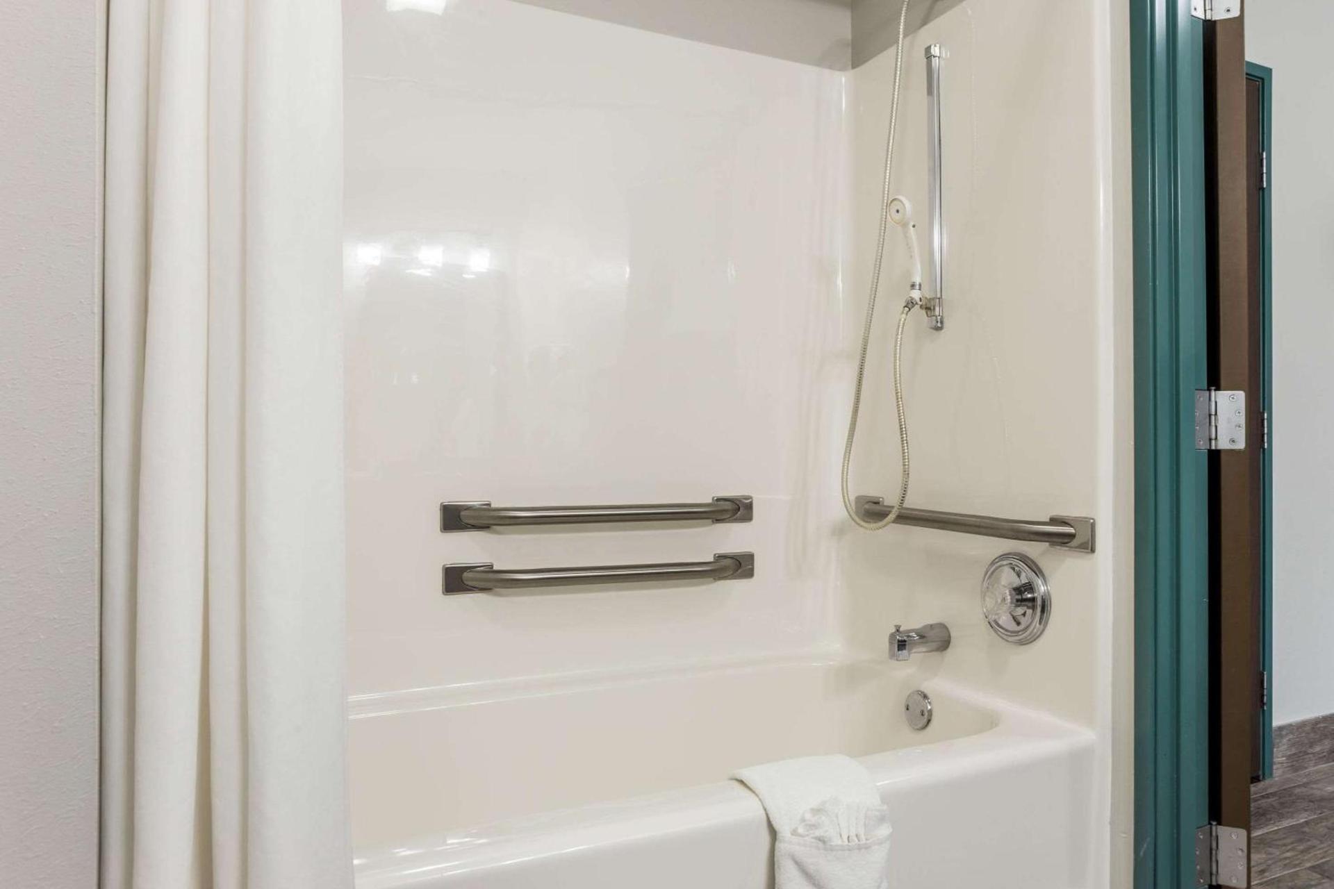 Quality Inn Clare photo 22