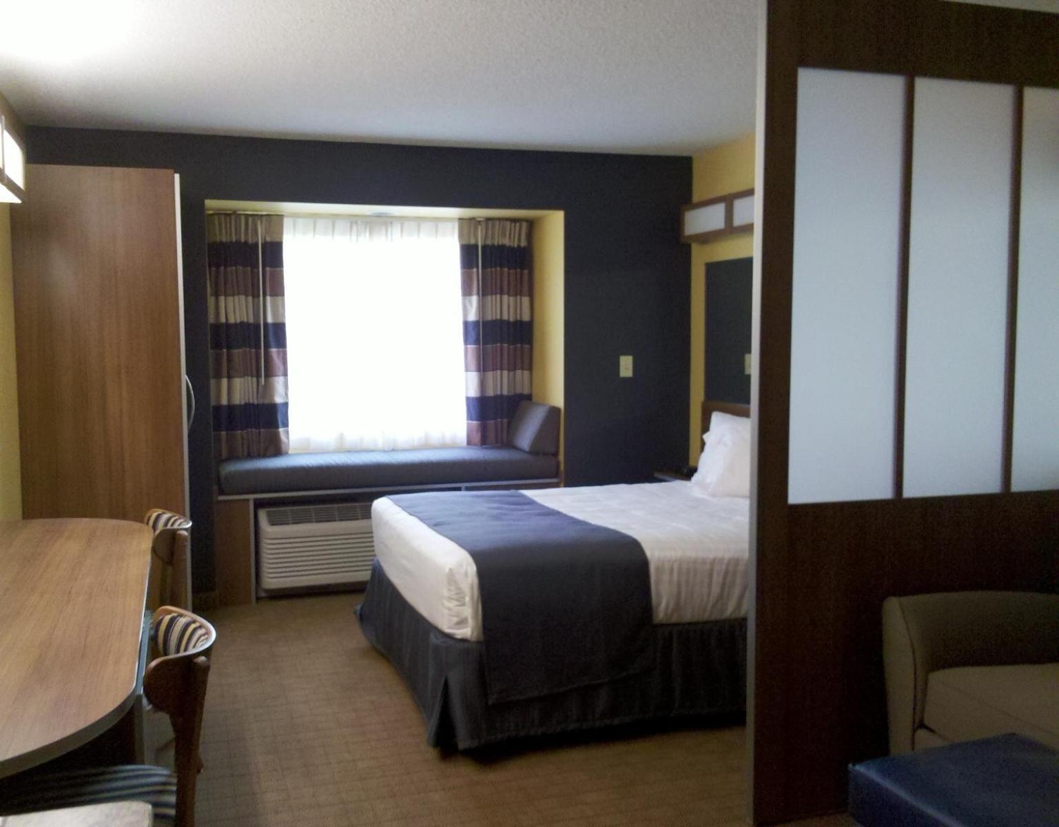 Microtel Inn & Suites Chili/Rochester photo 10