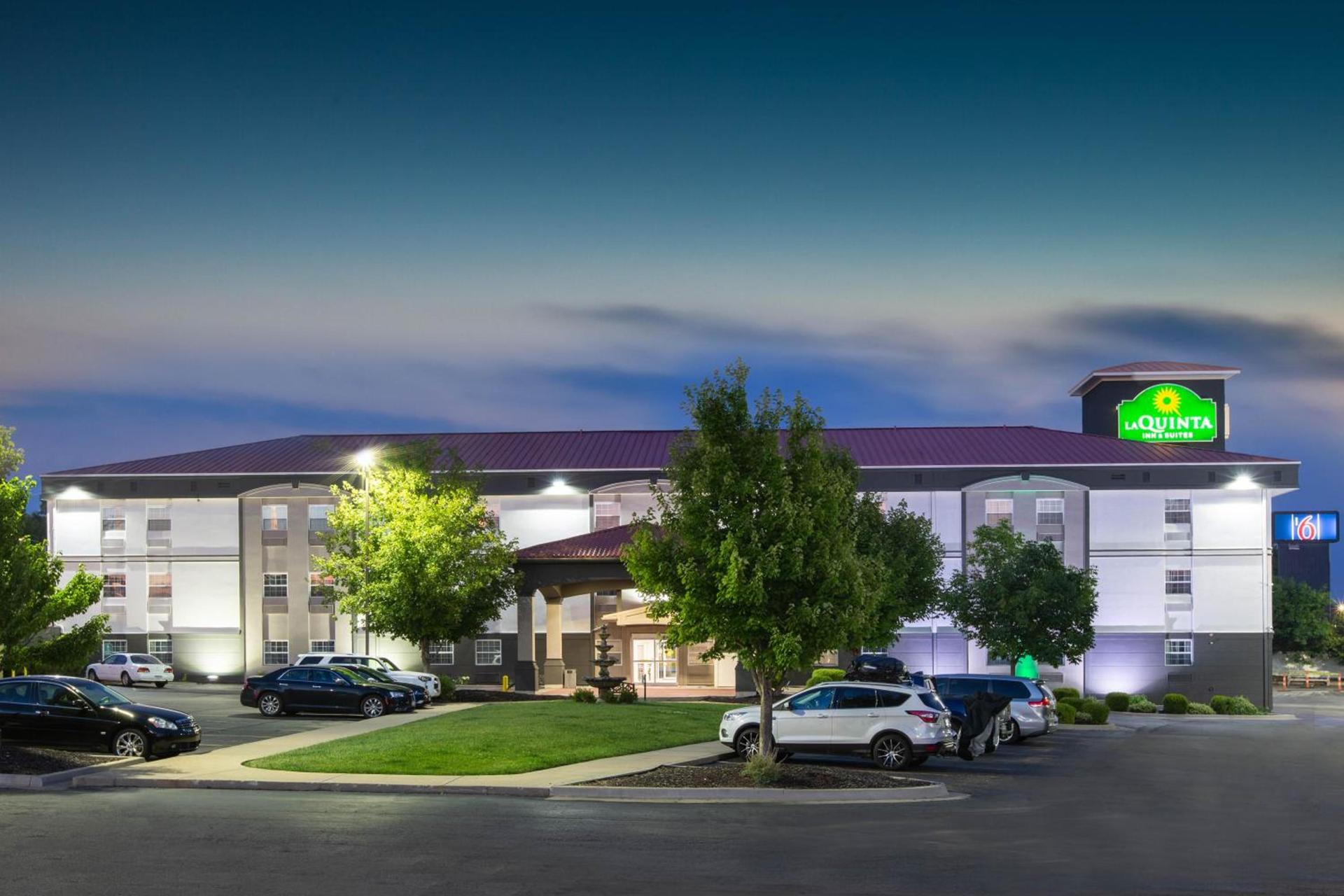 La Quinta by Wyndham Blue Springs photo 50