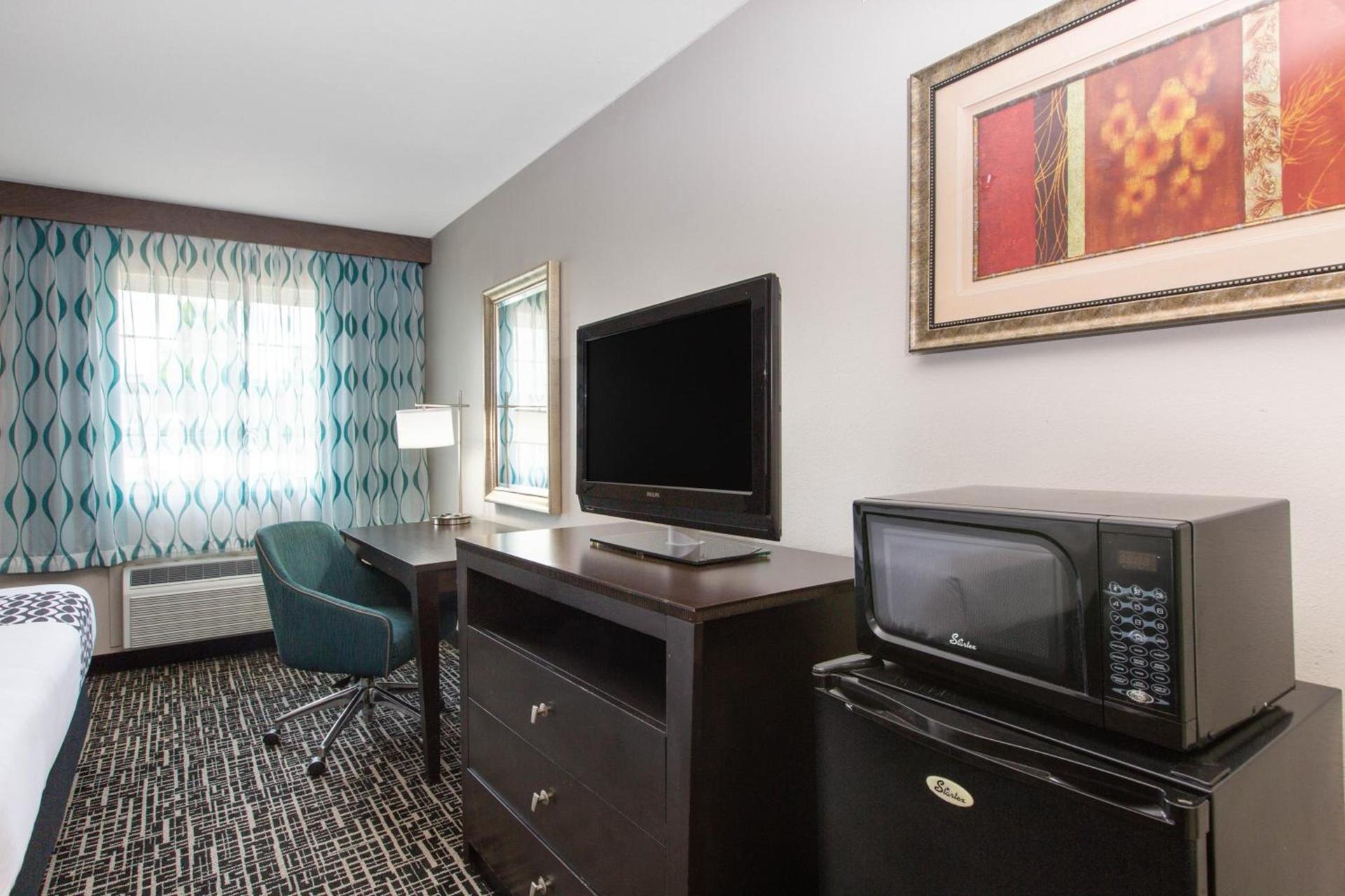 La Quinta by Wyndham Blue Springs photo 63
