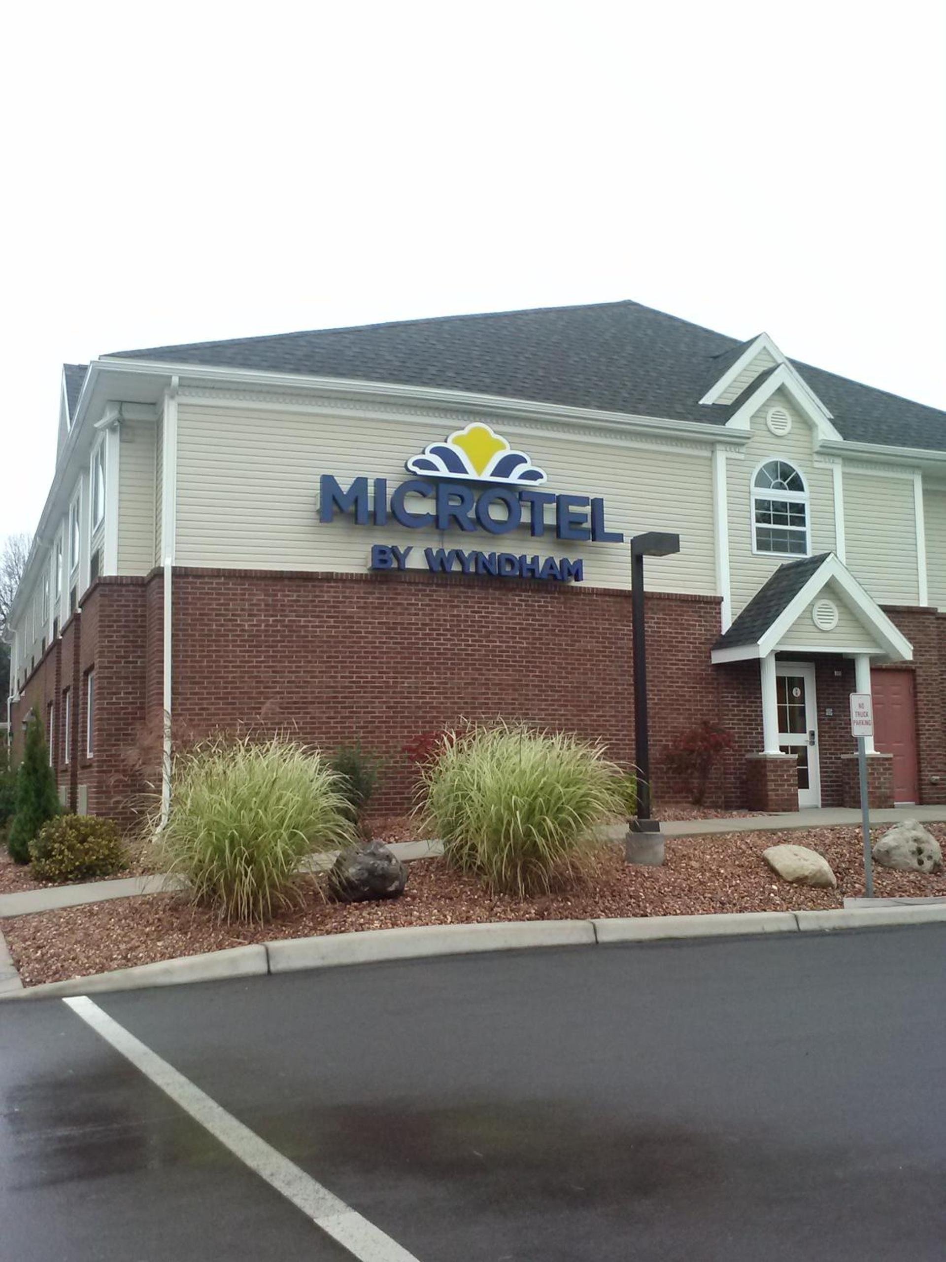 Microtel Inn & Suites Chili/Rochester photo 20