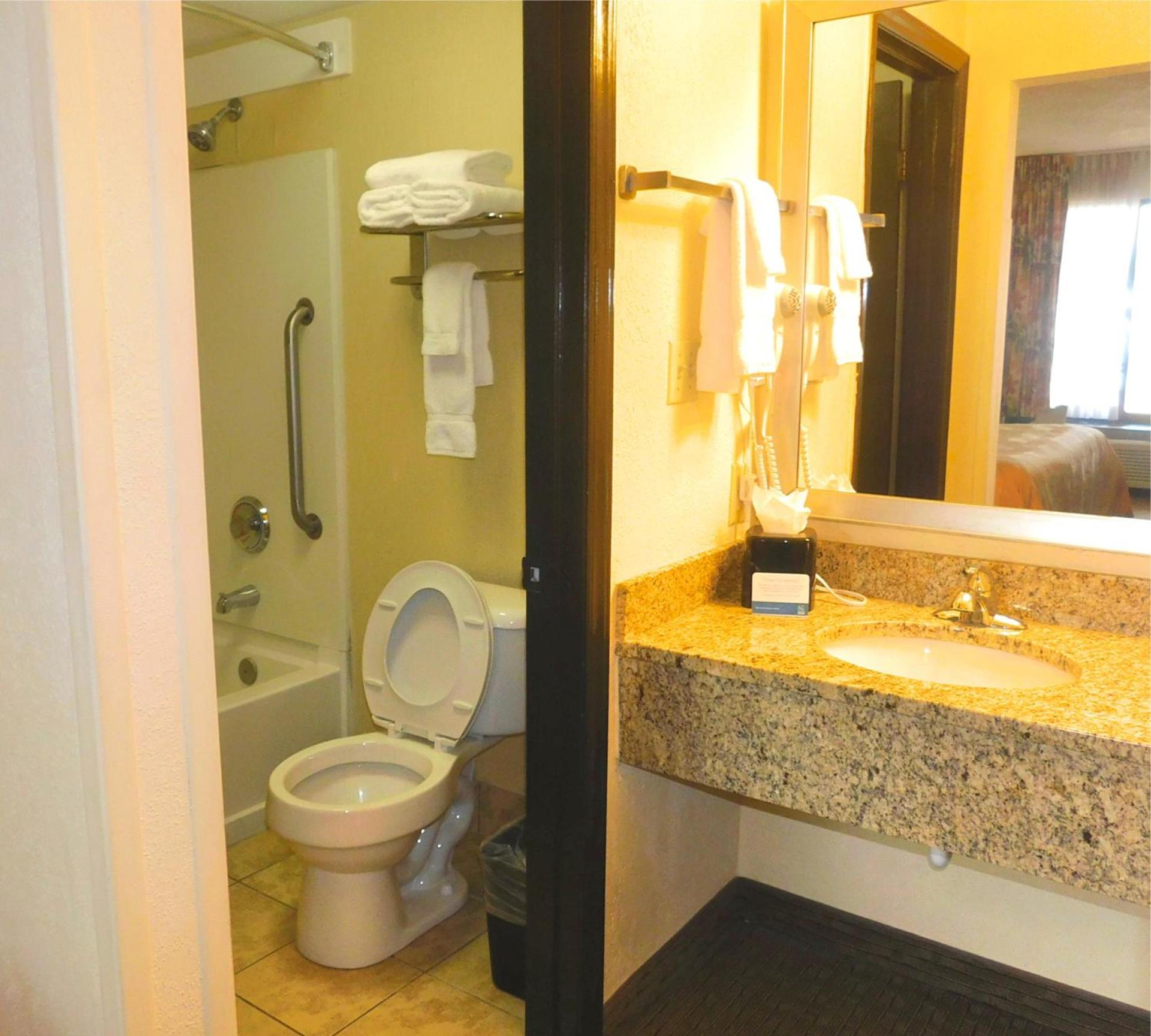 Quality Inn Jonesville I-77 photo 14