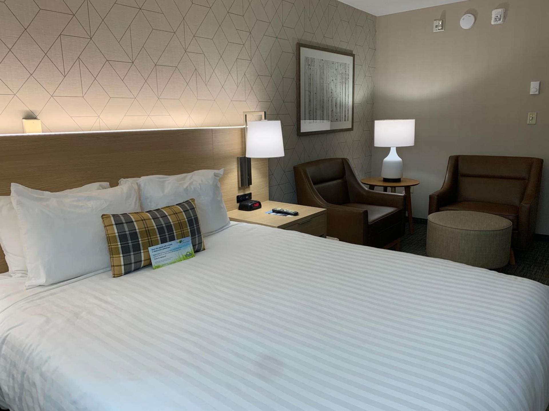 Days Inn & Suites by Wyndham Duluth by the Mall photo 28