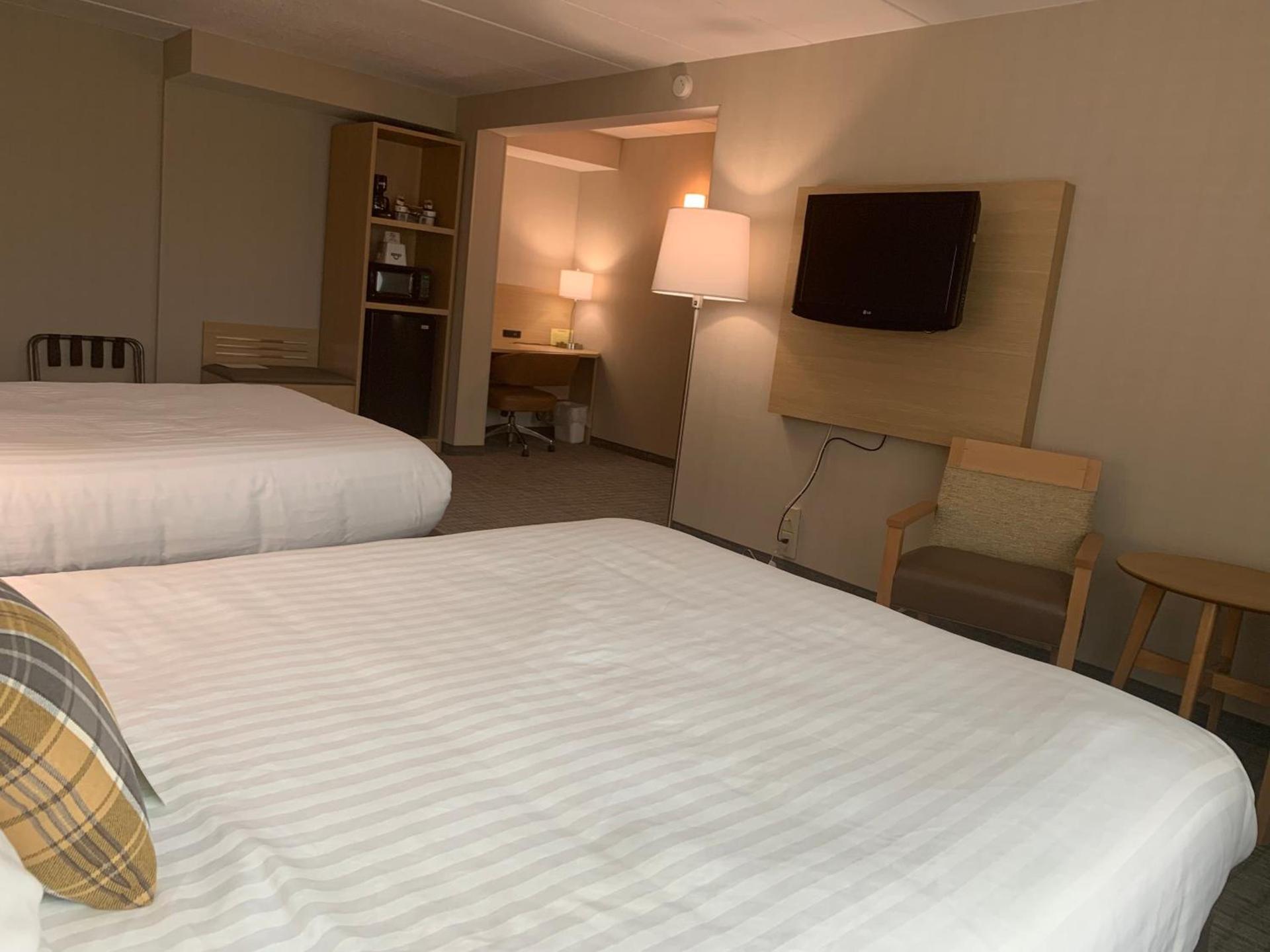 Days Inn & Suites by Wyndham Duluth by the Mall photo 27