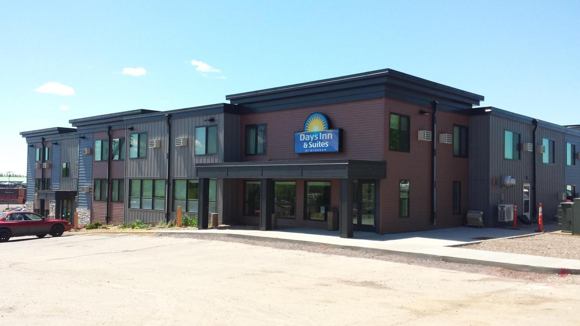Days Inn & Suites by Wyndham Duluth by the Mall photo 15