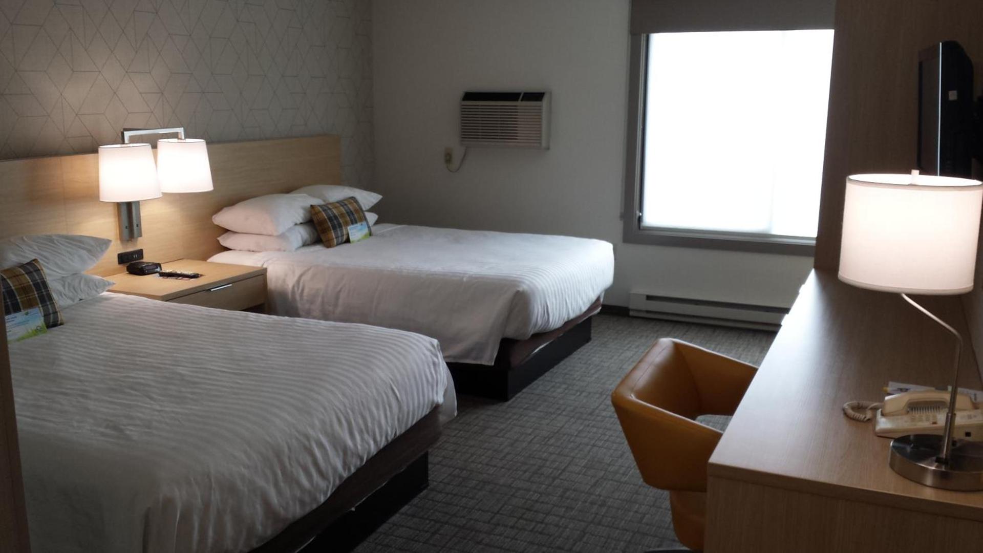 Days Inn & Suites by Wyndham Duluth by the Mall photo 19