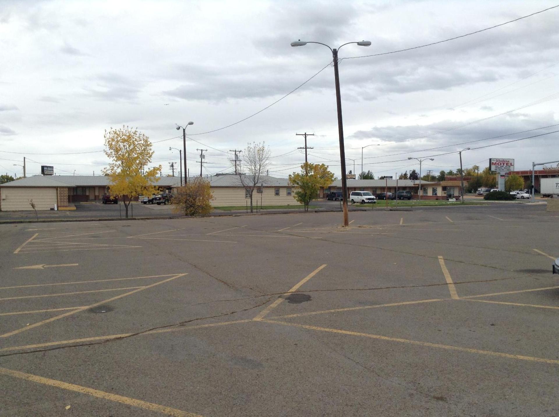 Ski's Western Motel photo 16