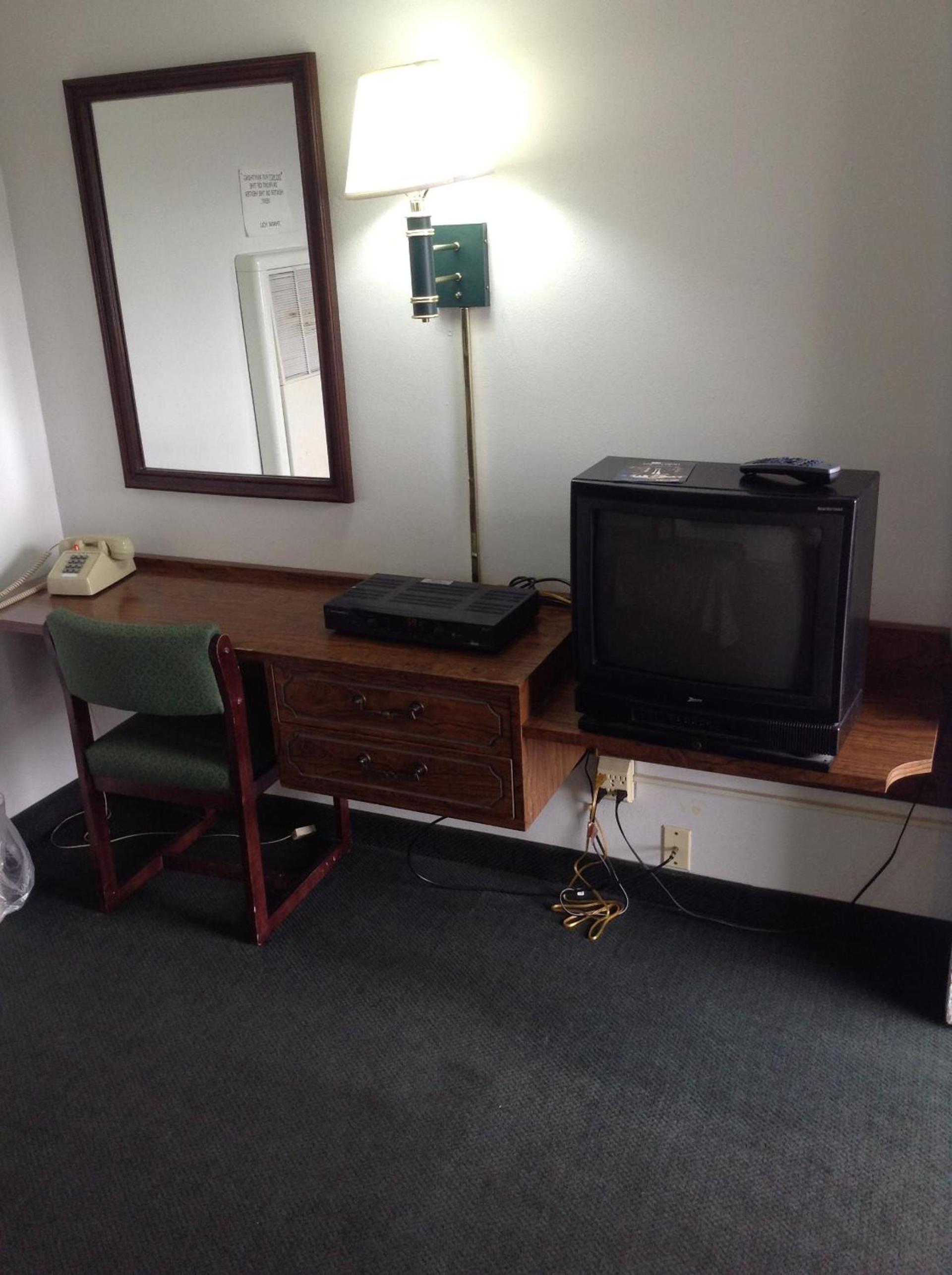Plaza Inn photo 27