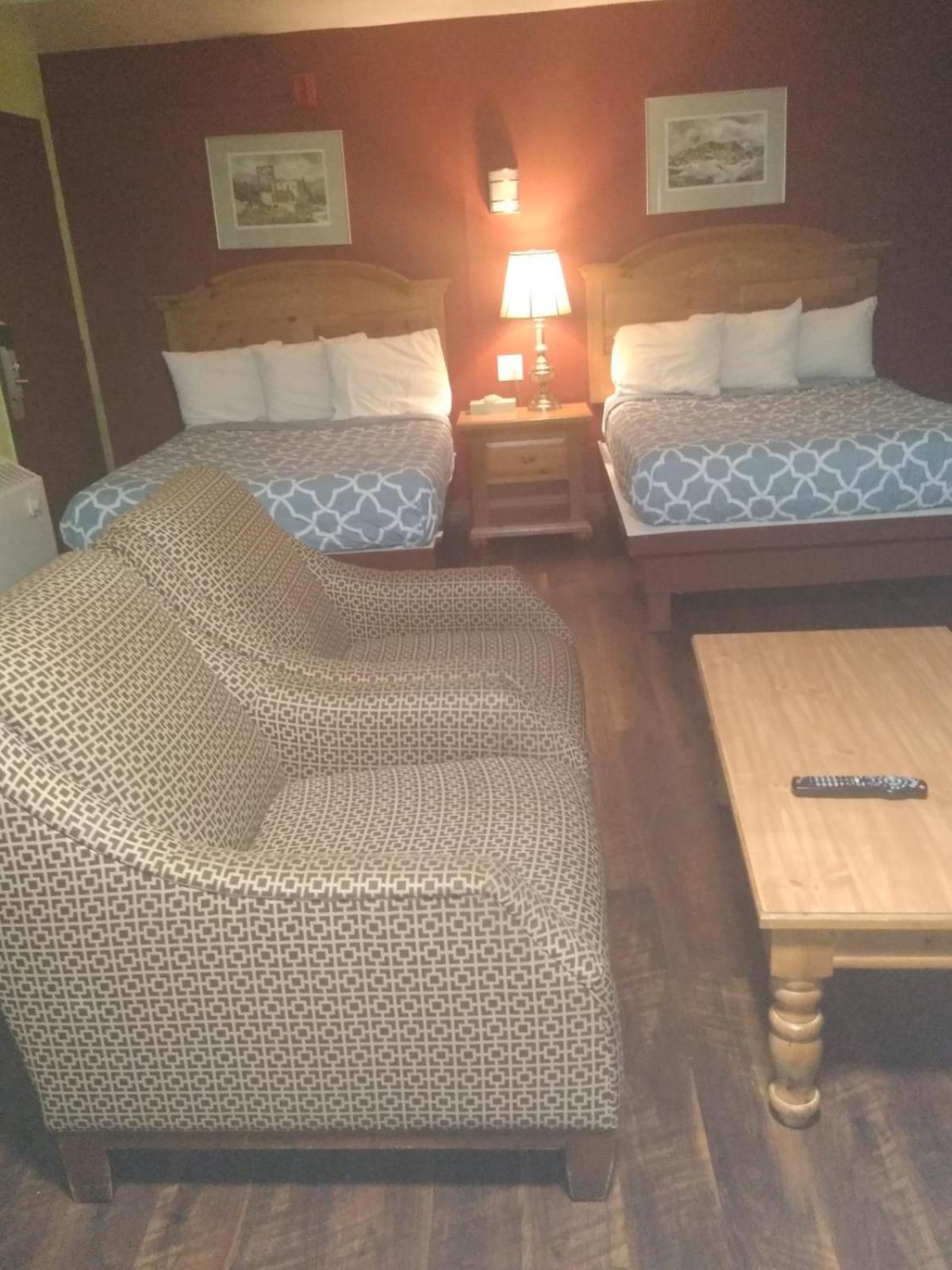 Econo Inn photo 5