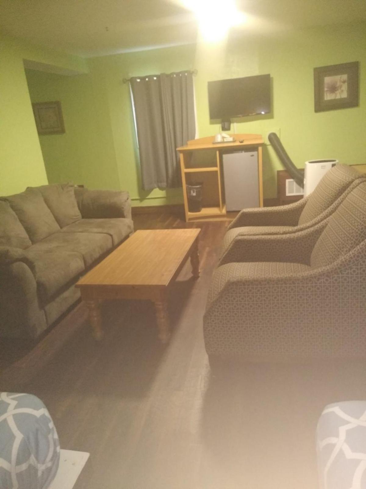 Econo Inn photo 7