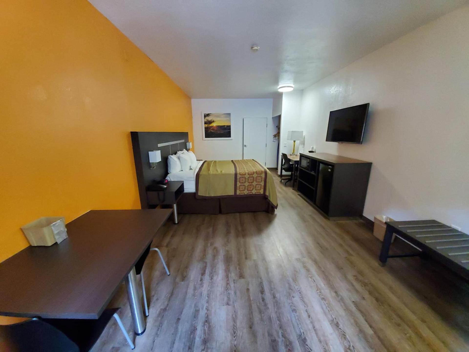 Days Inn by Wyndham Lexington photo 18