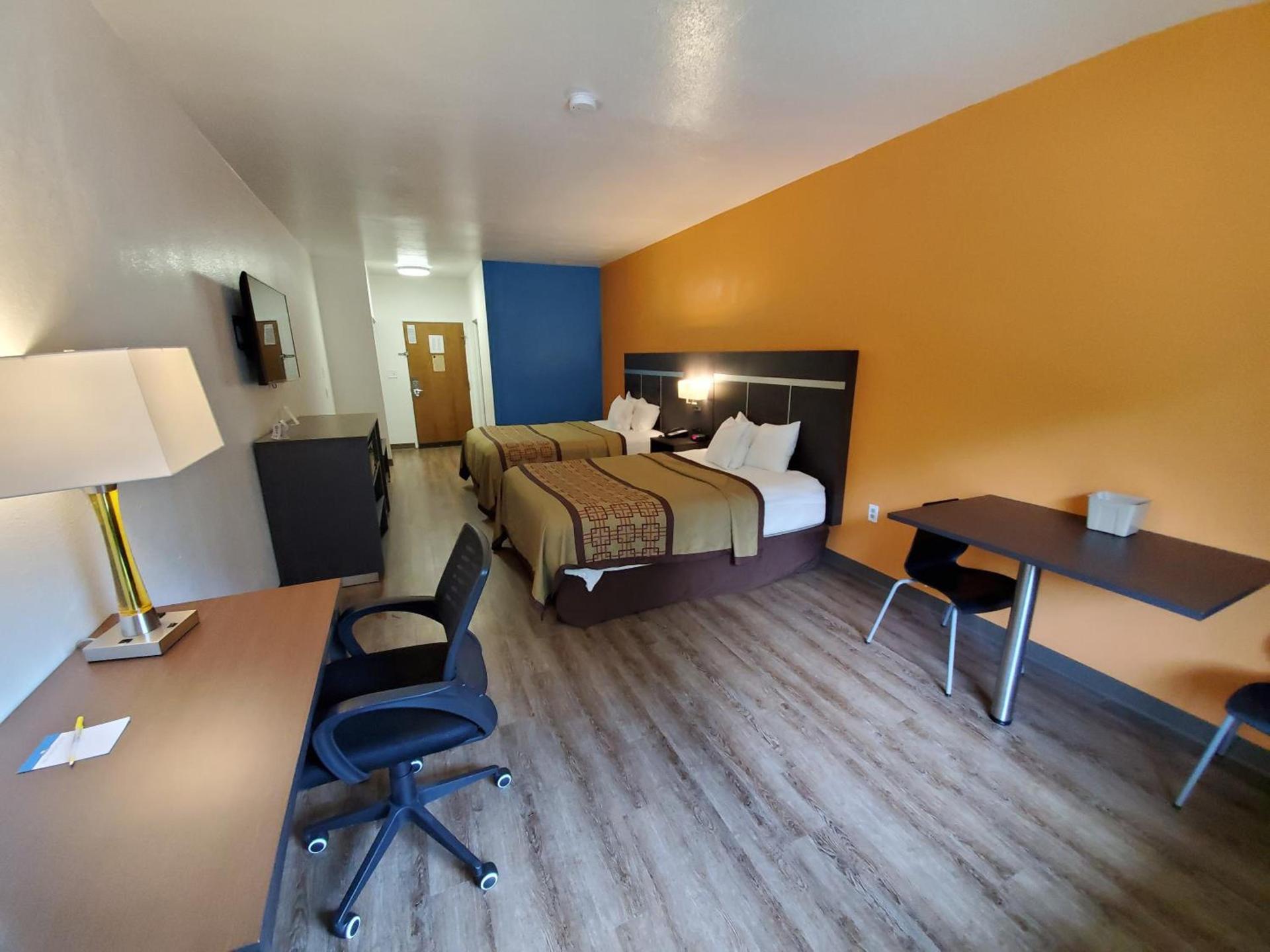 Days Inn by Wyndham Lexington photo 9